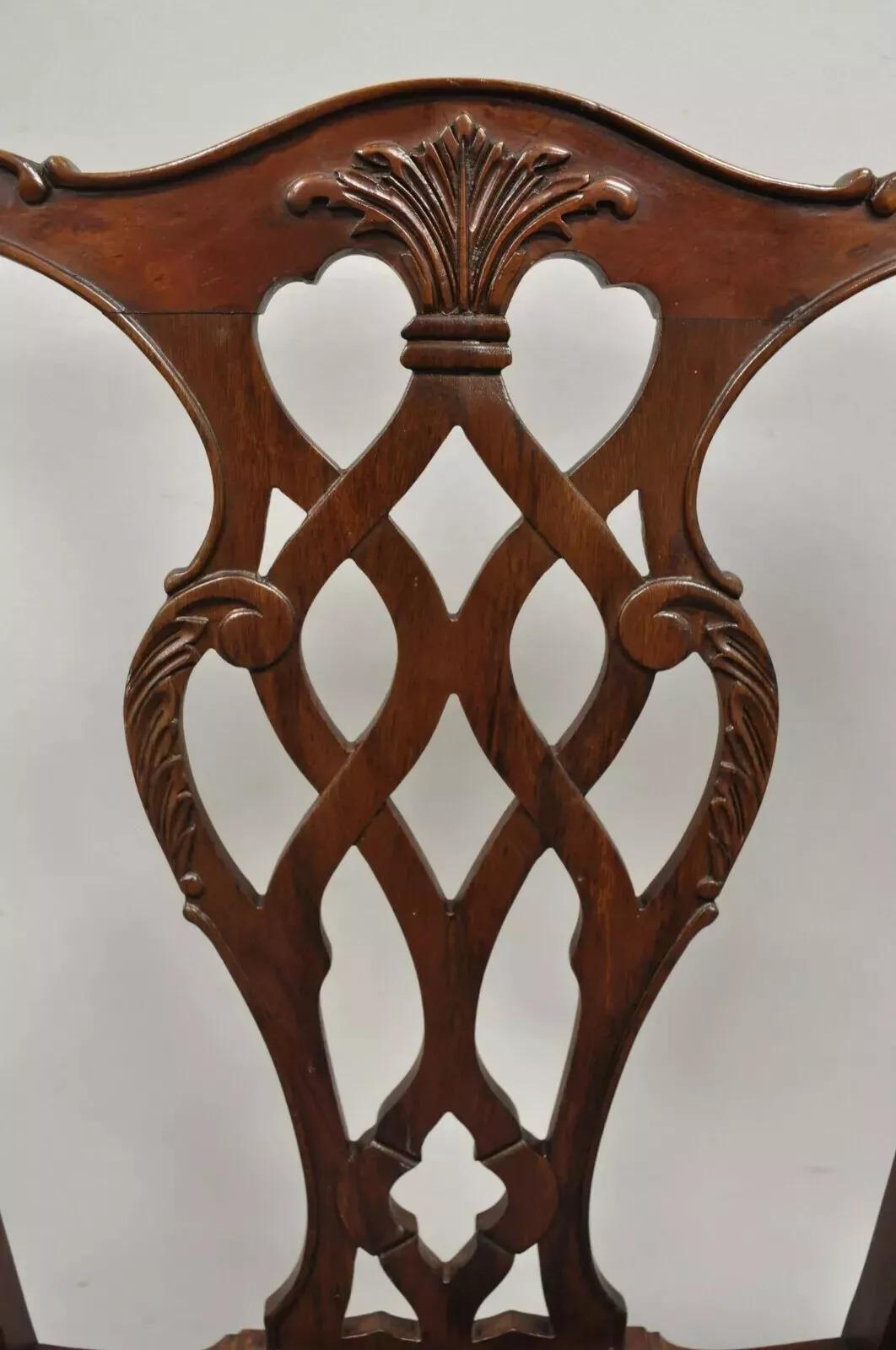 Vintage Georgian Chippendale Carved Mahogany Dining Captains Arm Chairs - Pair I B Bon état - En vente à Philadelphia, PA