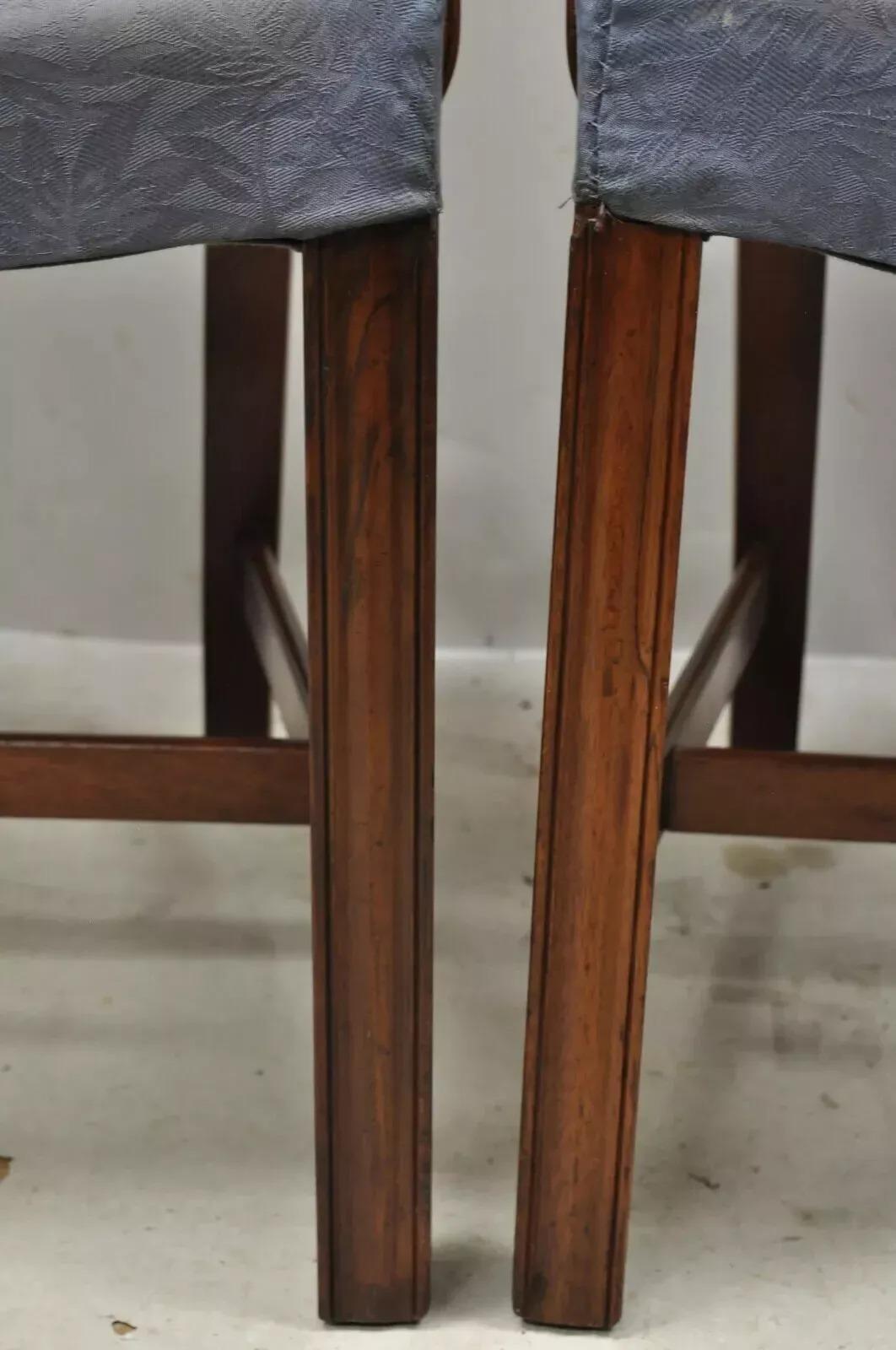 Vintage Georgian Chippendale Carved Mahogany Dining Captains Arm Chairs - Pair I B en vente 3