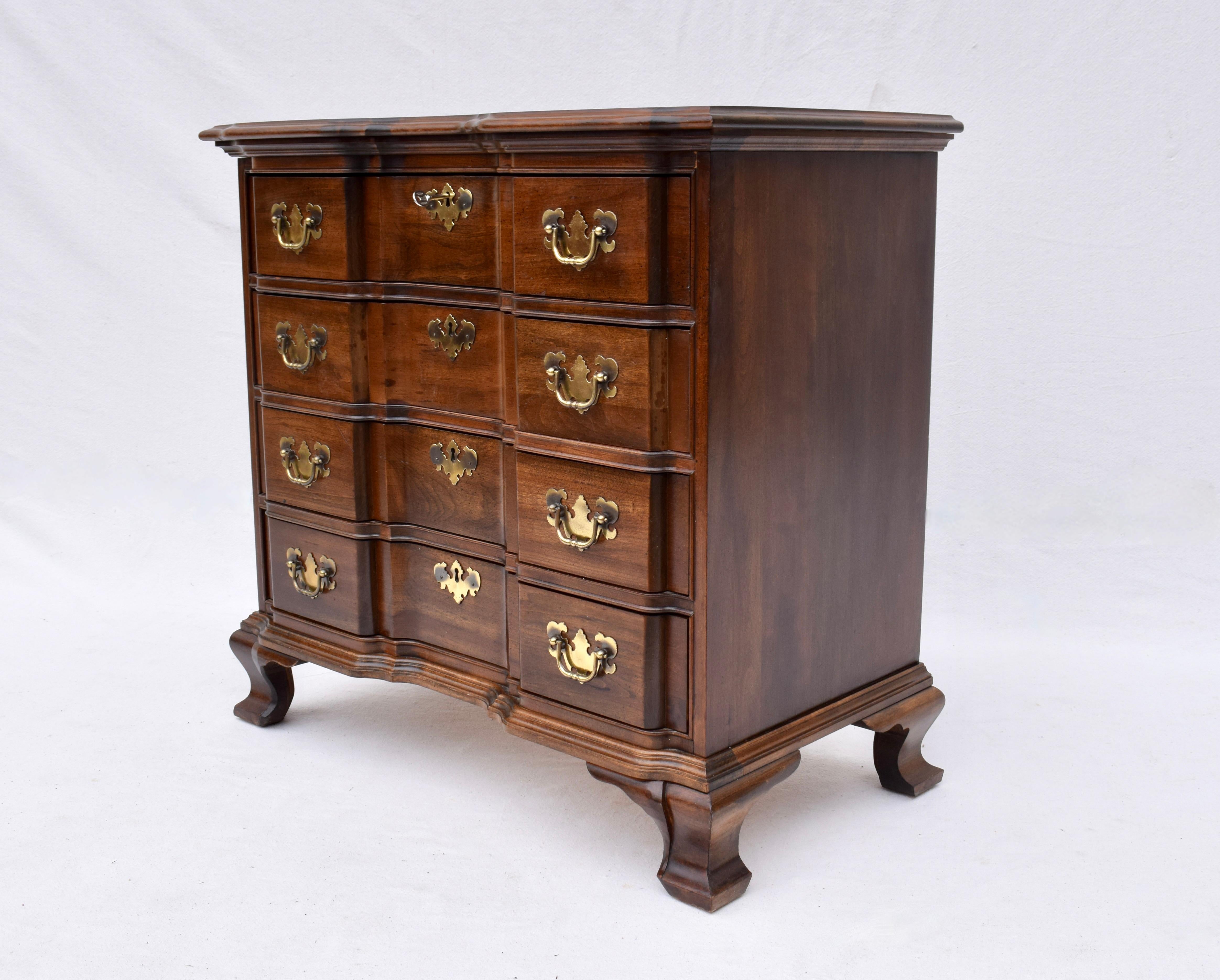20th Century Vintage Georgian Goddard style Block Front Walnut Night Stands, a Pair For Sale