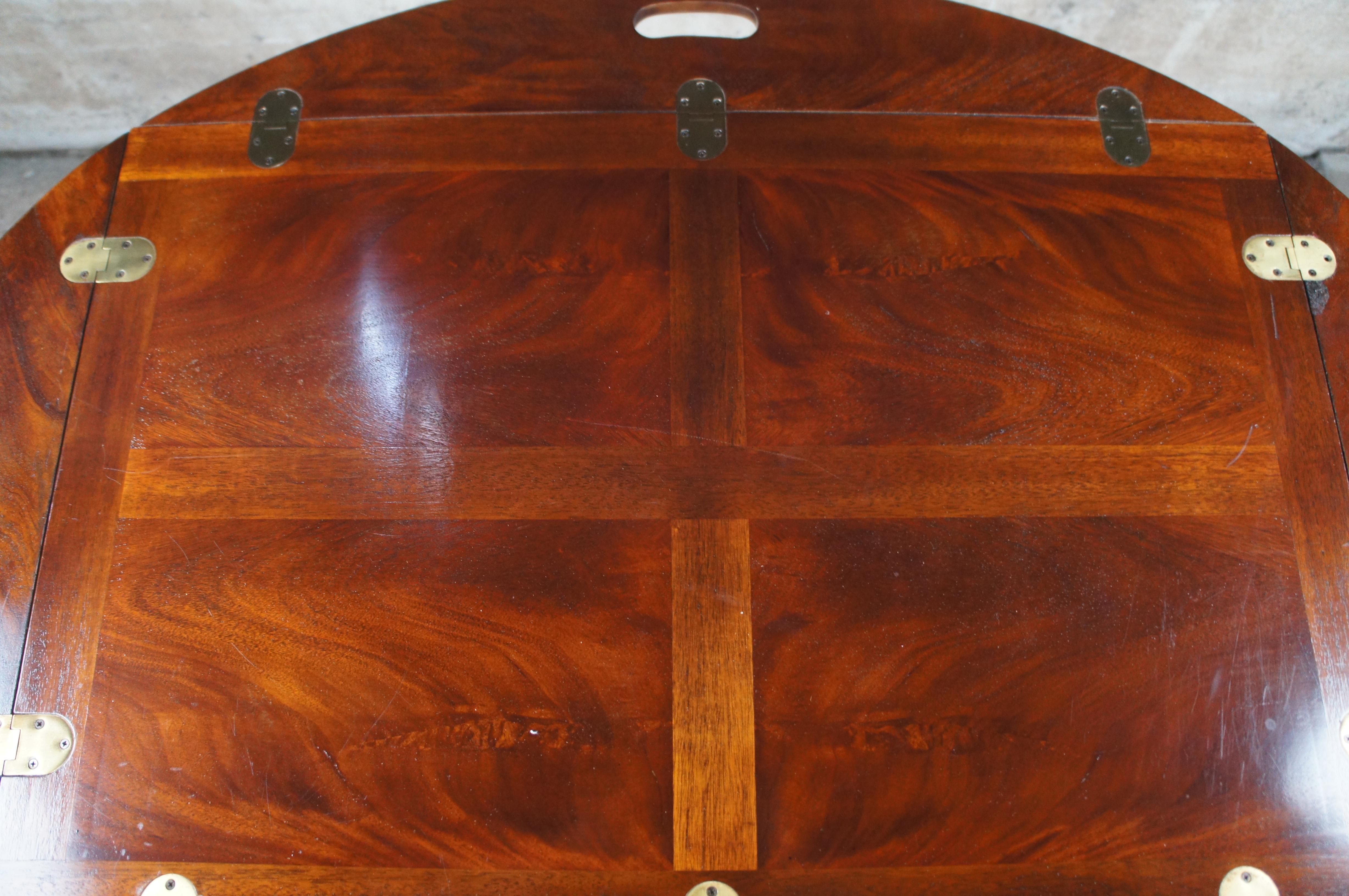 20ième siècle Vintage Georgian Mahogany Campaigner Style Butlers Folding Tray Table Dry Bar en vente