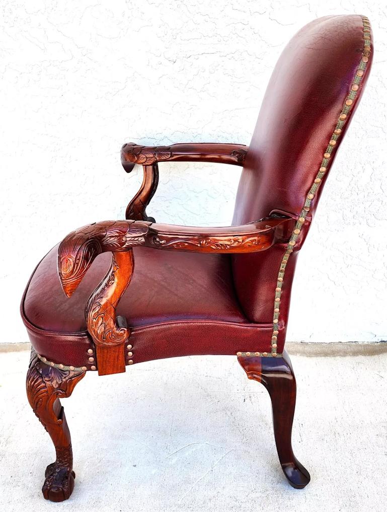 Vintage Georgian Mahogany Carved Eagle Leather Armchair In Good Condition For Sale In Lake Worth, FL