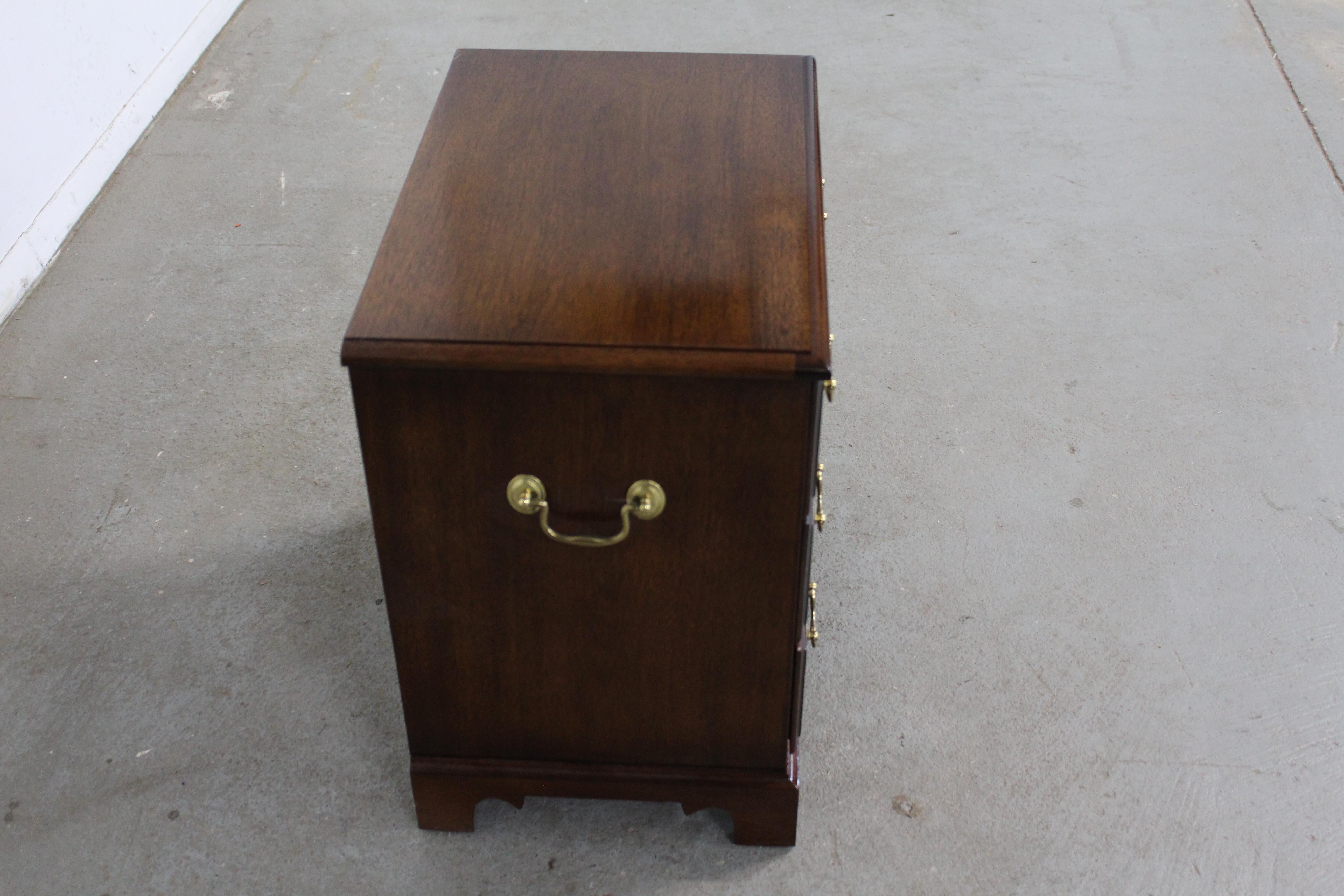 North American Vintage Georgian Mahogany Nightstand/3 Drawer Silver Chest For Sale