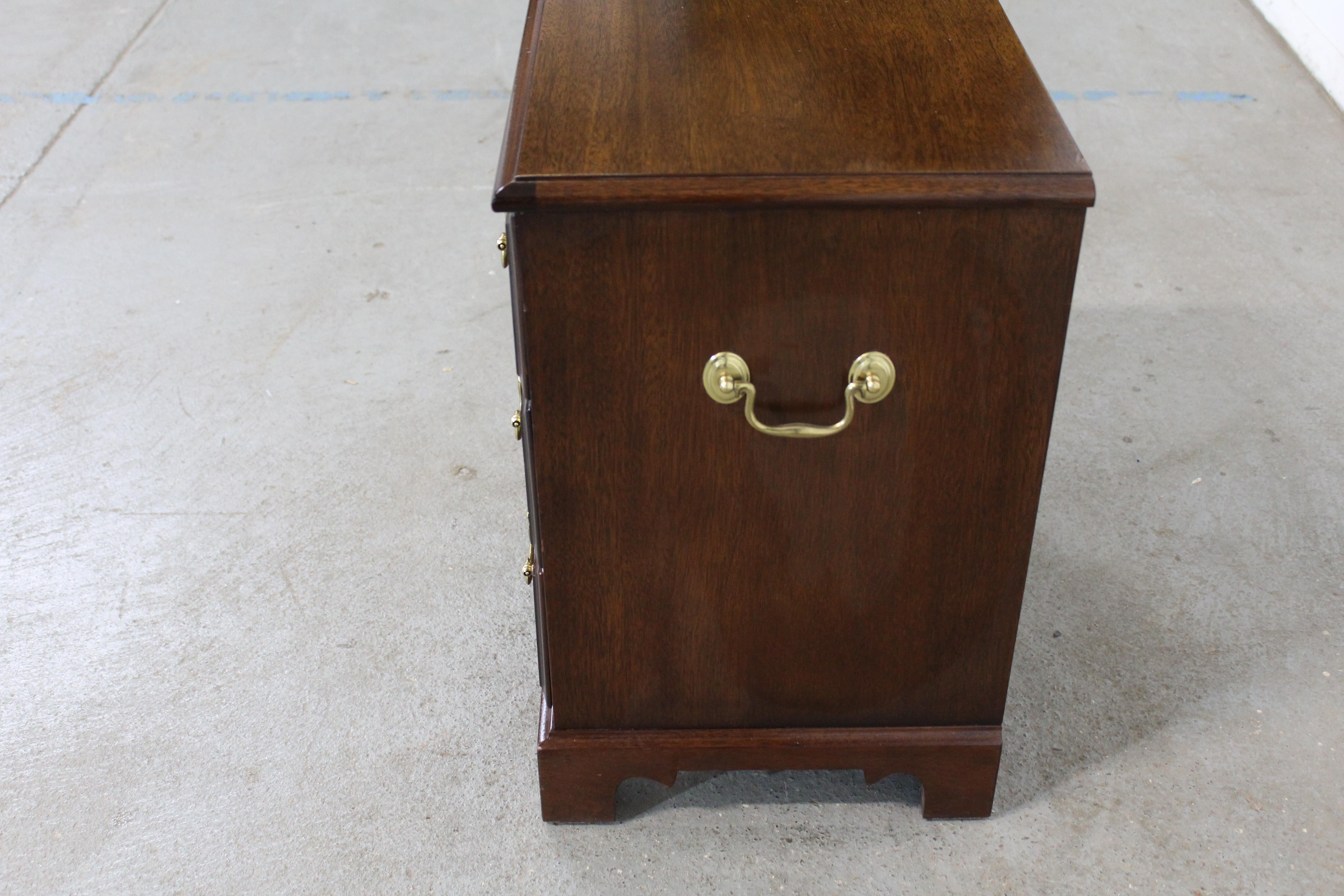 Vintage Georgian Mahogany Nightstand/3 Drawer Silver Chest For Sale 1