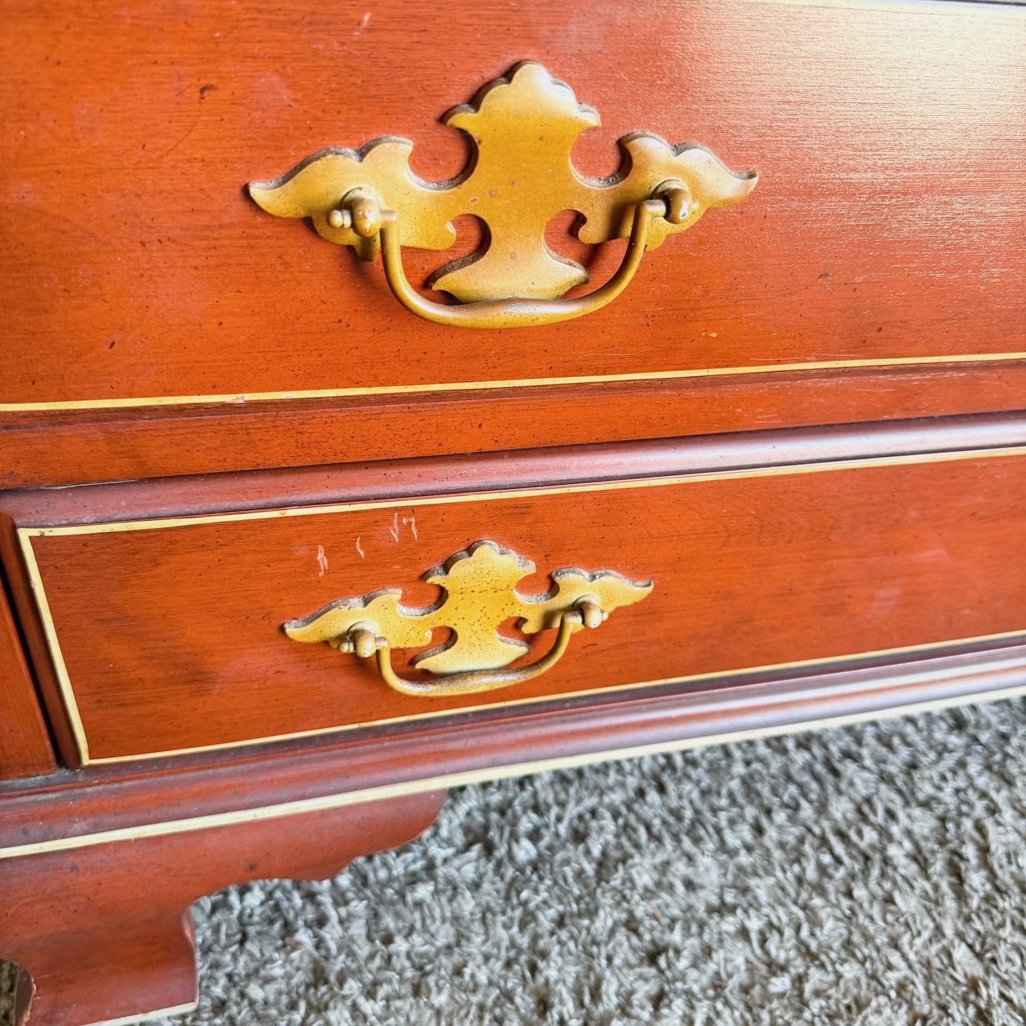 Vintage Georgian Red Sekretär Schreibtisch im Zustand „Gut“ im Angebot in Delray Beach, FL
