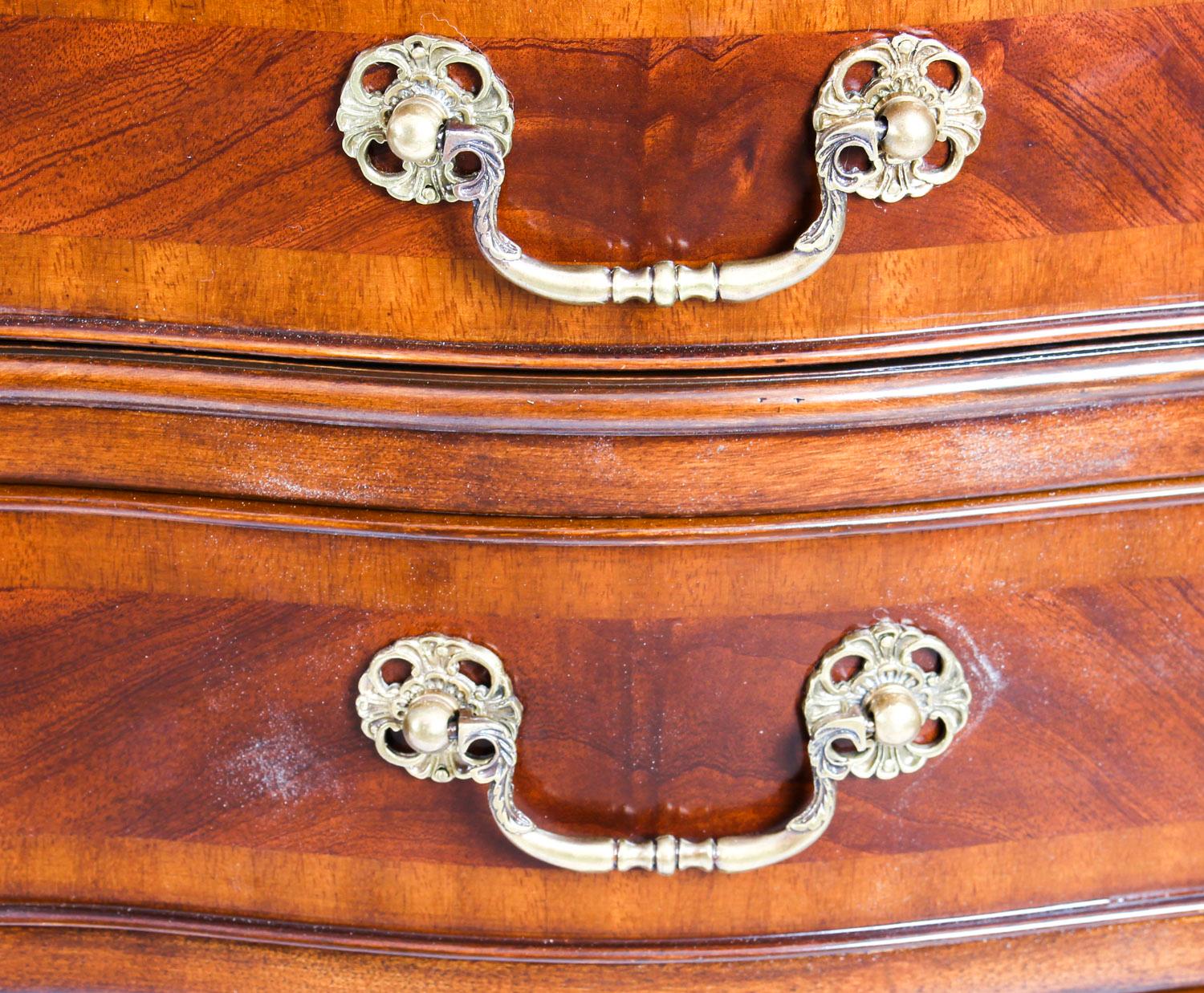 Vintage Georgian Revival Mahogany Lion's Head Partner's Desk, 20th Century 5