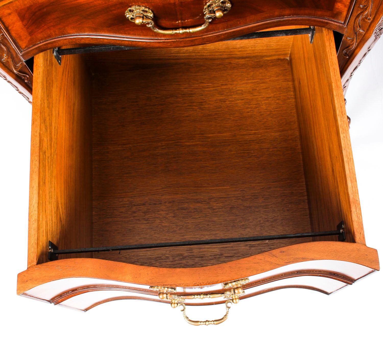 Vintage Georgian Revival Mahogany Lion's Head Partner's Desk, 20th Century 8