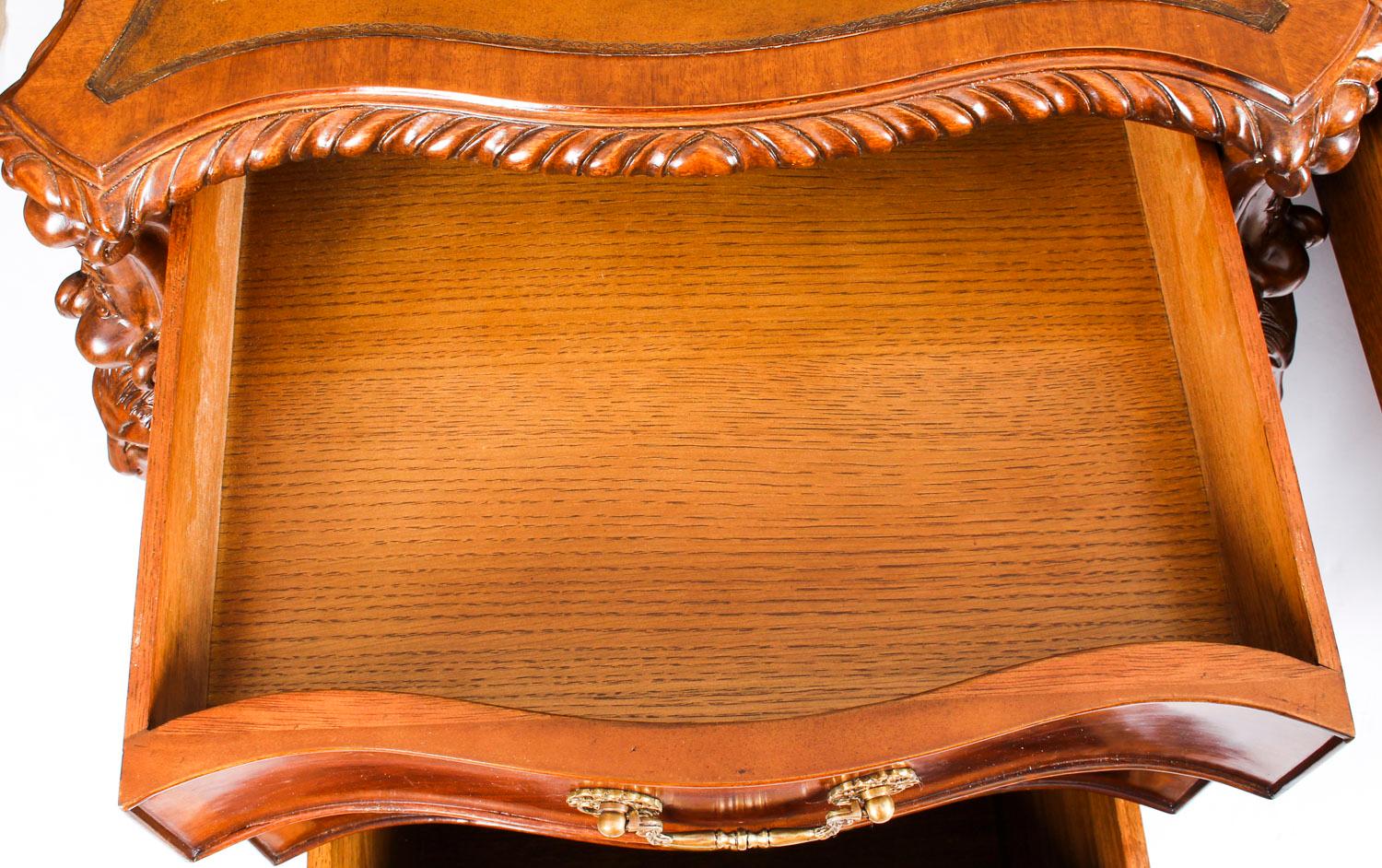 Vintage Georgian Revival Mahogany Lion's Head Partner's Desk, 20th Century 9