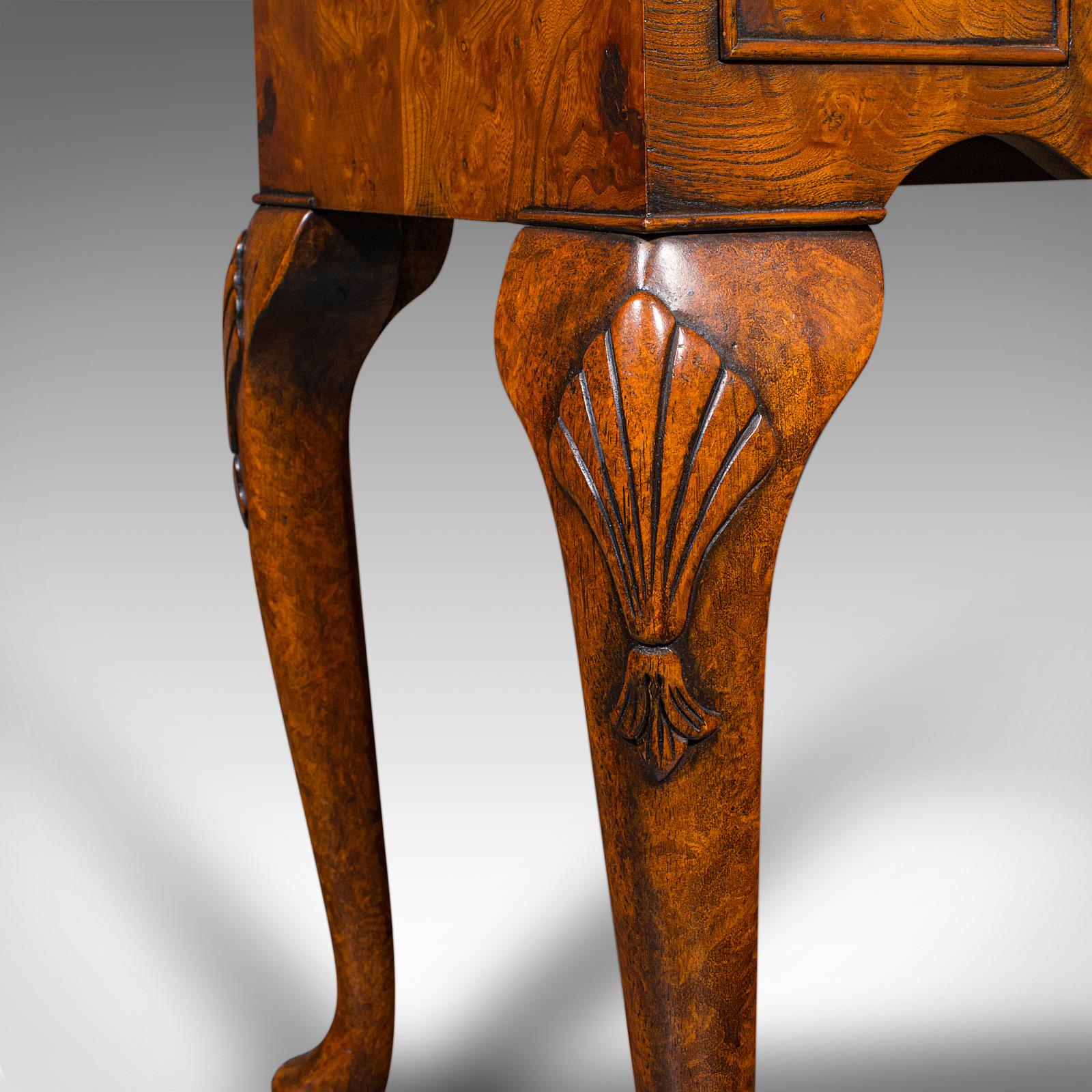 Table d'appoint Vintage Georgian Revive, Anglais, Noyer, Lowboy, Réception, Couloir en vente 5