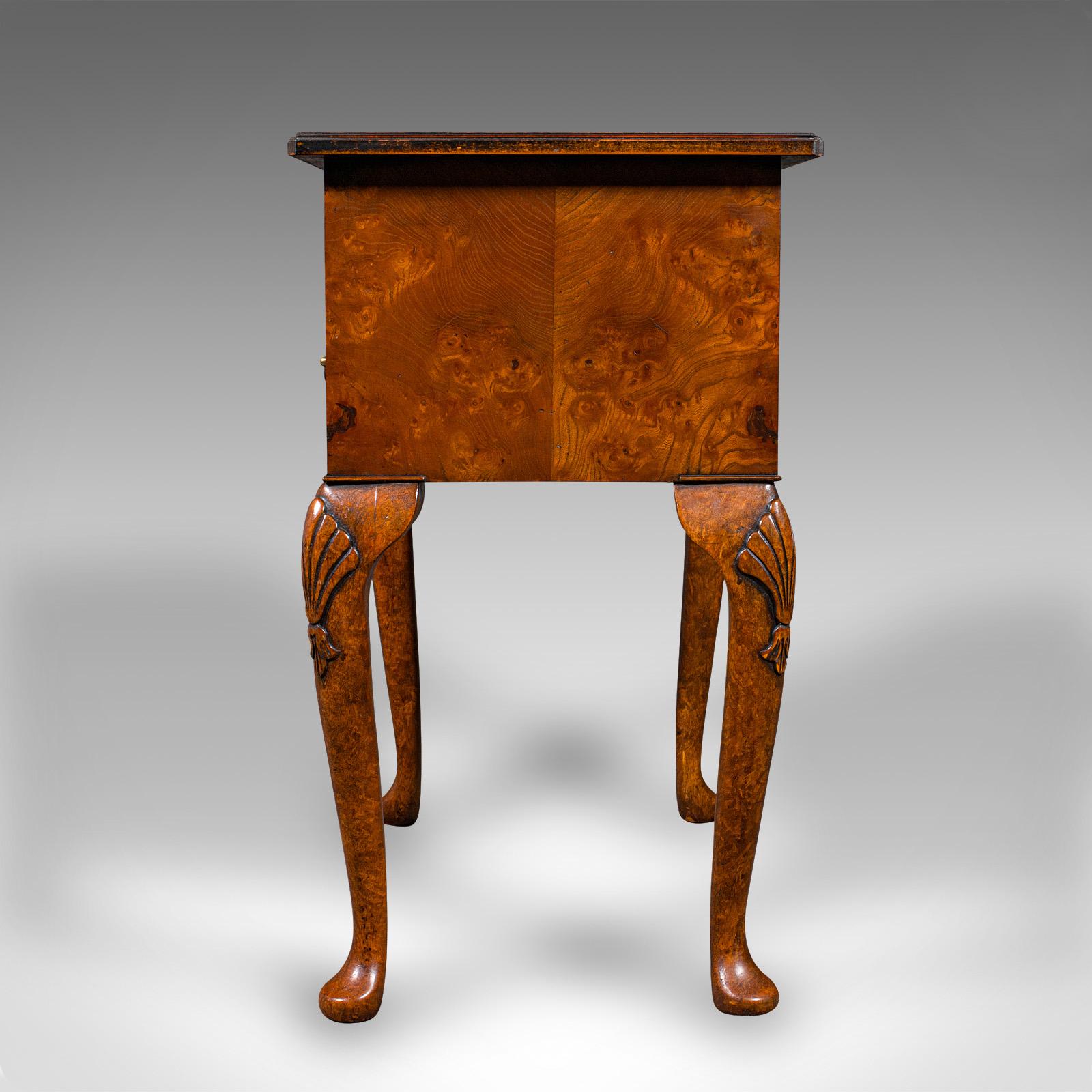 Table d'appoint Vintage Georgian Revive, Anglais, Noyer, Lowboy, Réception, Couloir Bon état - En vente à Hele, Devon, GB