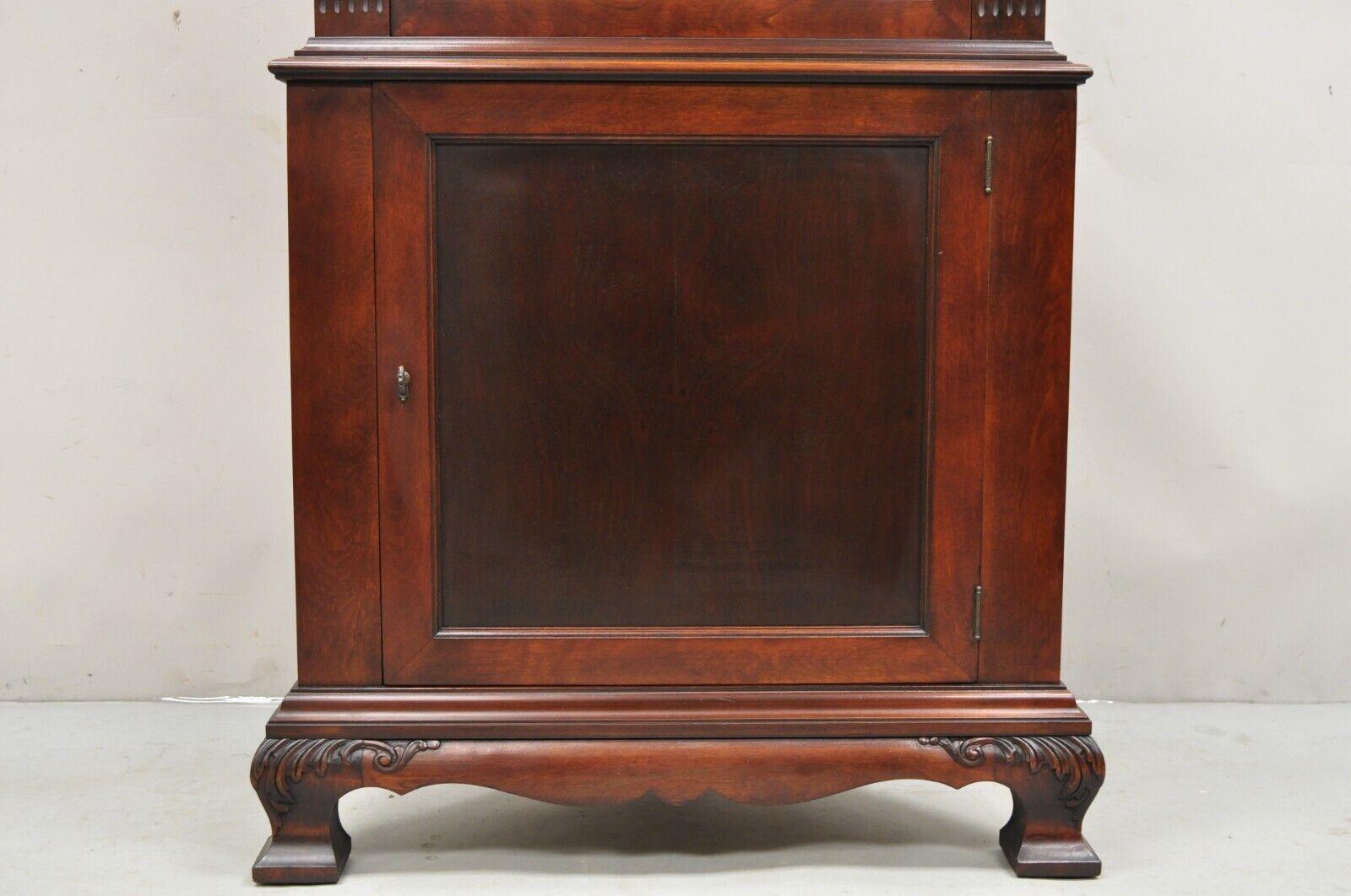 Vintage Georgian Style Mahogany Corner Cabinet China Cabinet with Glass Door For Sale 1