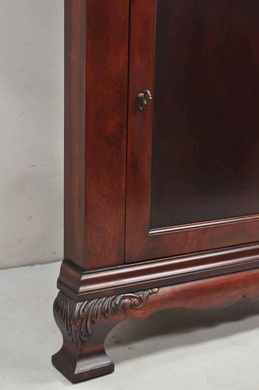 Vintage Georgian Style Mahogany Corner Cabinet China Cabinet with Glass Door For Sale 2