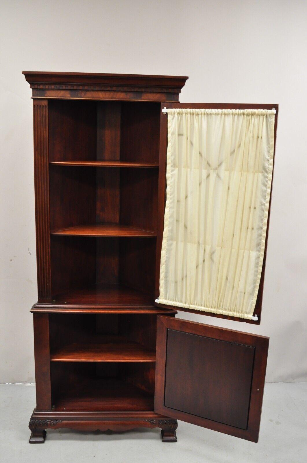 Vintage Georgian Style Mahogany Corner Cabinet China Cabinet with Glass Door For Sale 3