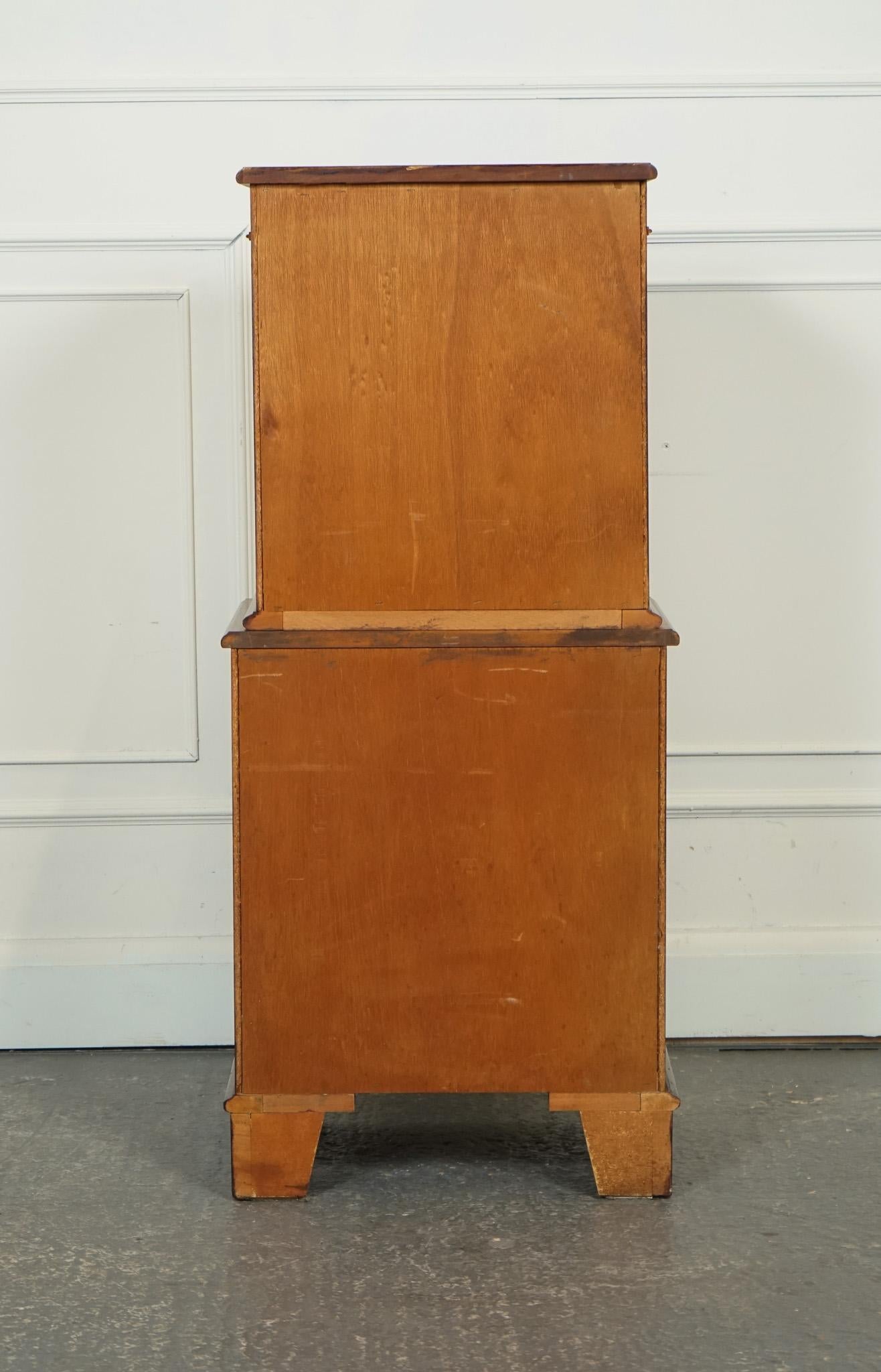 TALLBOY D'EPOCA IN STILE GEORGIANO CON 6 CASSETTI E TANTISSIMO SPAZIO PER LO STOCCAGGIO in vendita 3