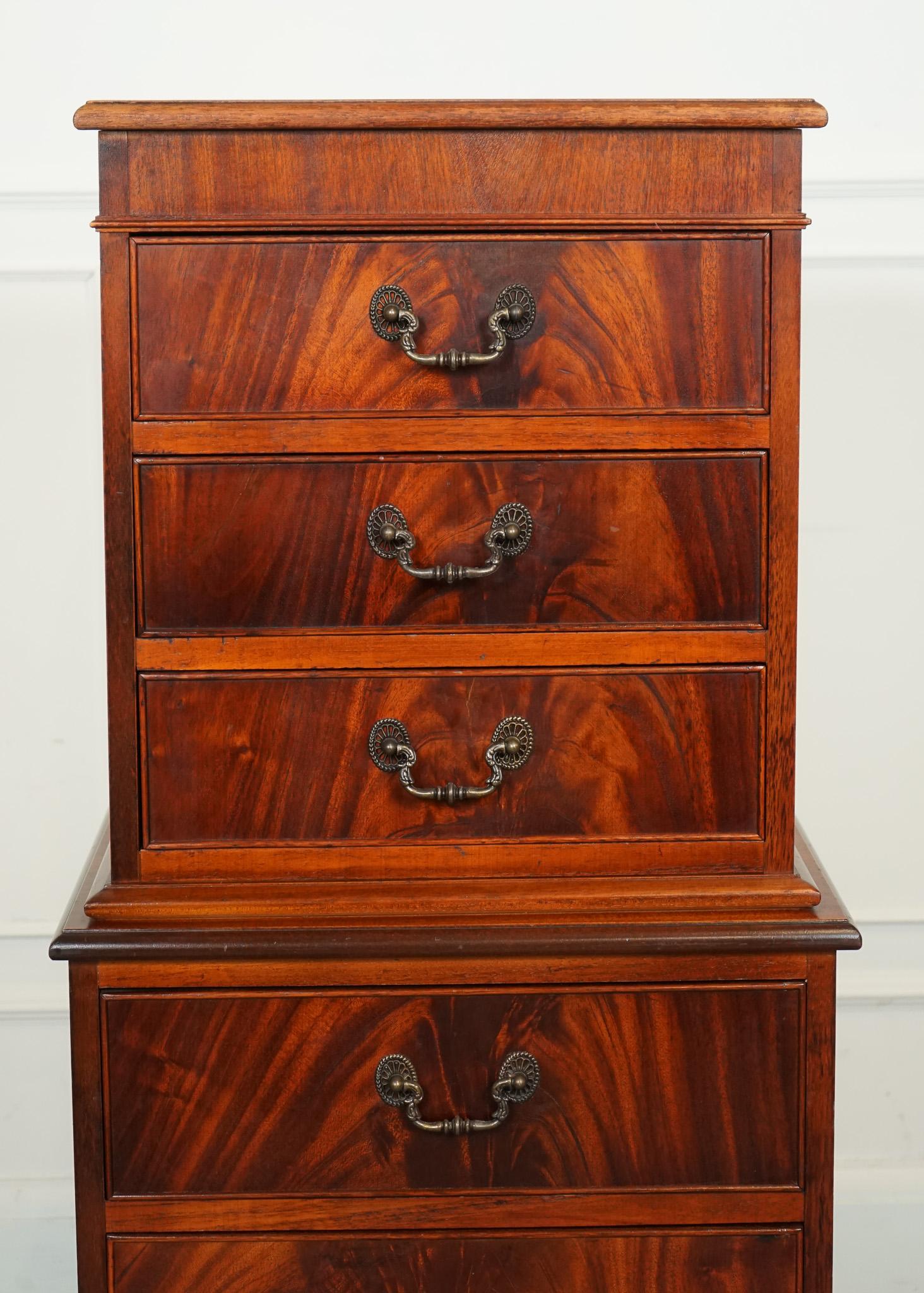 TALLBOY D'EPOCA IN STILE GEORGIANO CON 6 CASSETTI E TANTISSIMO SPAZIO PER LO STOCCAGGIO In condizioni buone in vendita a Pulborough, GB