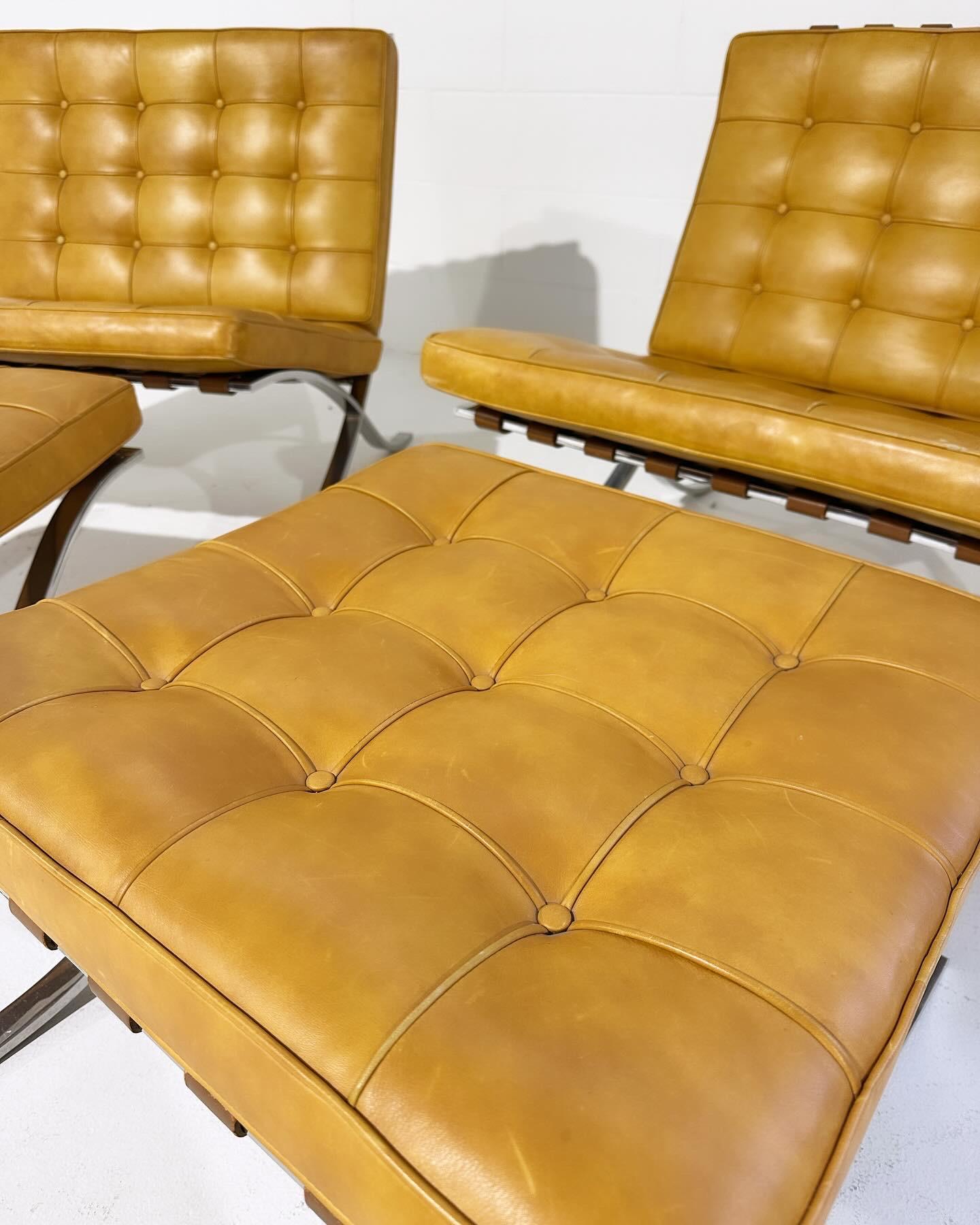 Mid-Century Modern Vintage Gerald R. Griffith Barcelona Chairs and Ottomans, Set of 4 en vente