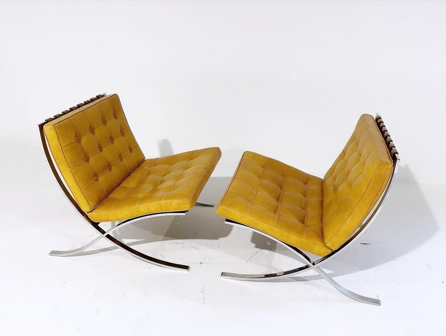 Acier inoxydable Vintage Gerald R. Griffith Barcelona Chairs and Ottomans, Set of 4 en vente
