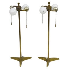 Lampada da tavolo a treppiede in ottone d'epoca Gerald Thurston Stiffel, metà del secolo scorso, coppia