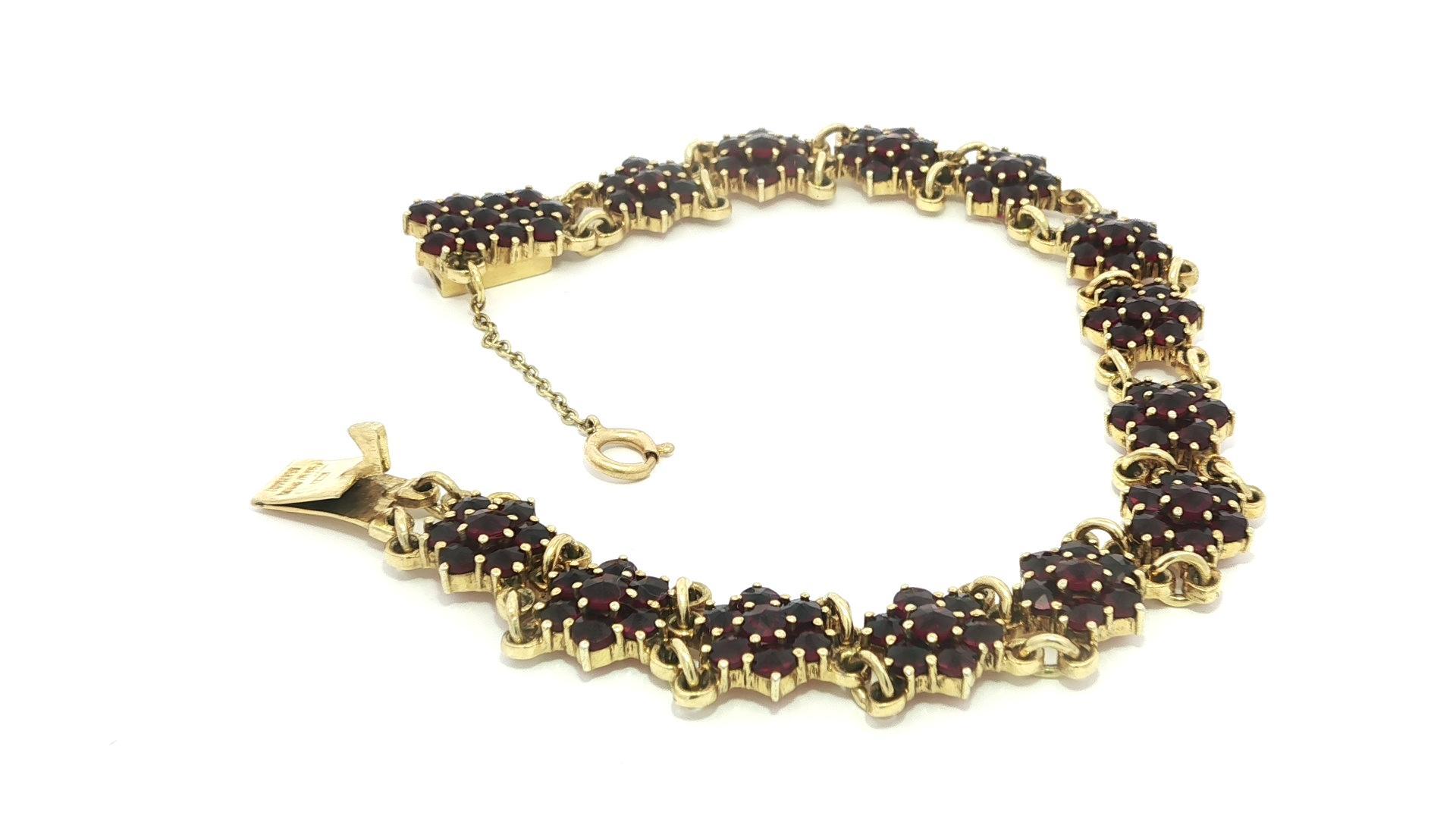 Vintage Deutsch 14k Gelbgold böhmischen Granat Cluster Blume Link-Armband (Brillantschliff) im Angebot