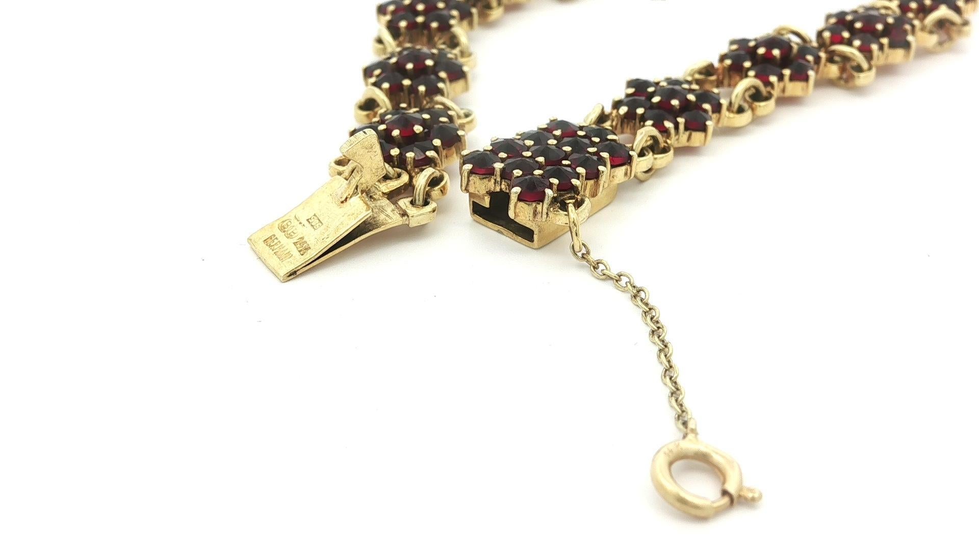 Vintage Deutsch 14k Gelbgold böhmischen Granat Cluster Blume Link-Armband im Angebot 4