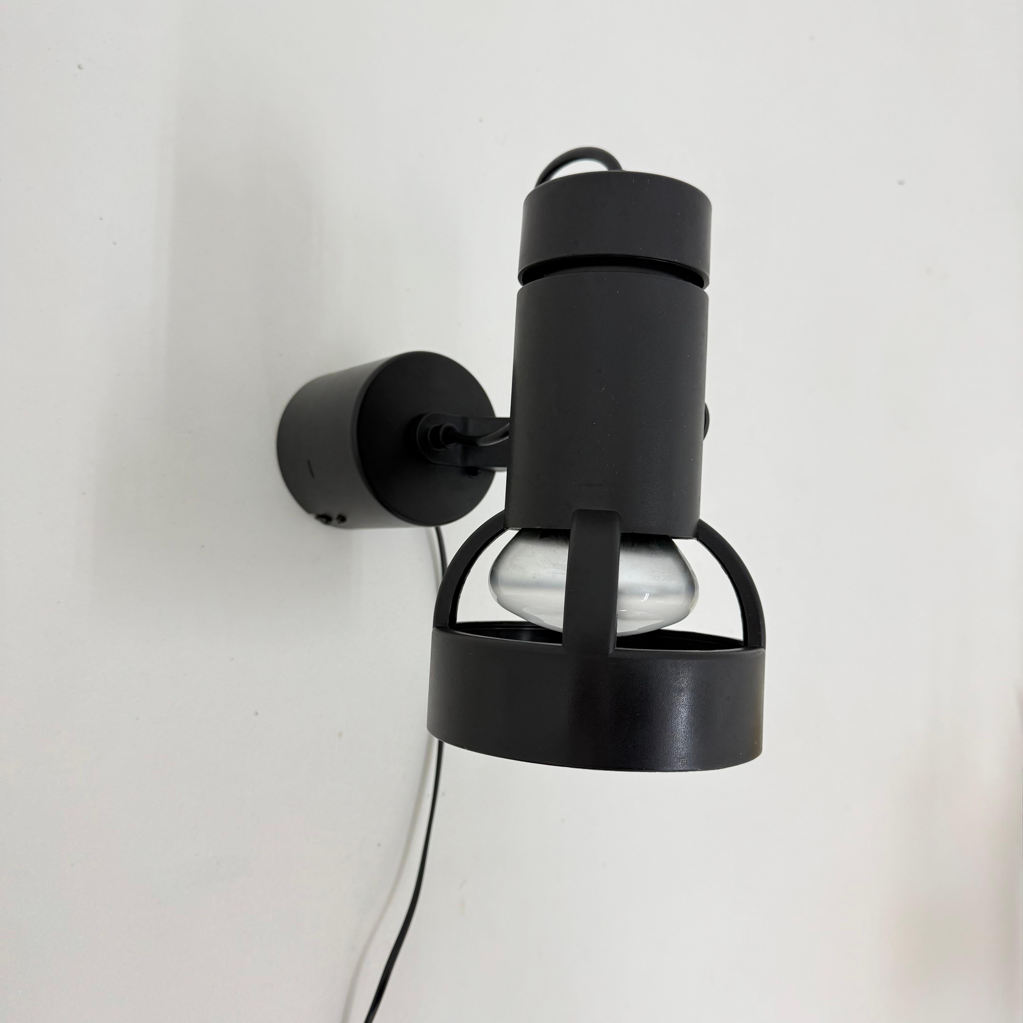 Tedesco Lampada da parete regolabile tedesca vintage in plastica e metallo di Osram, anni '80 in vendita