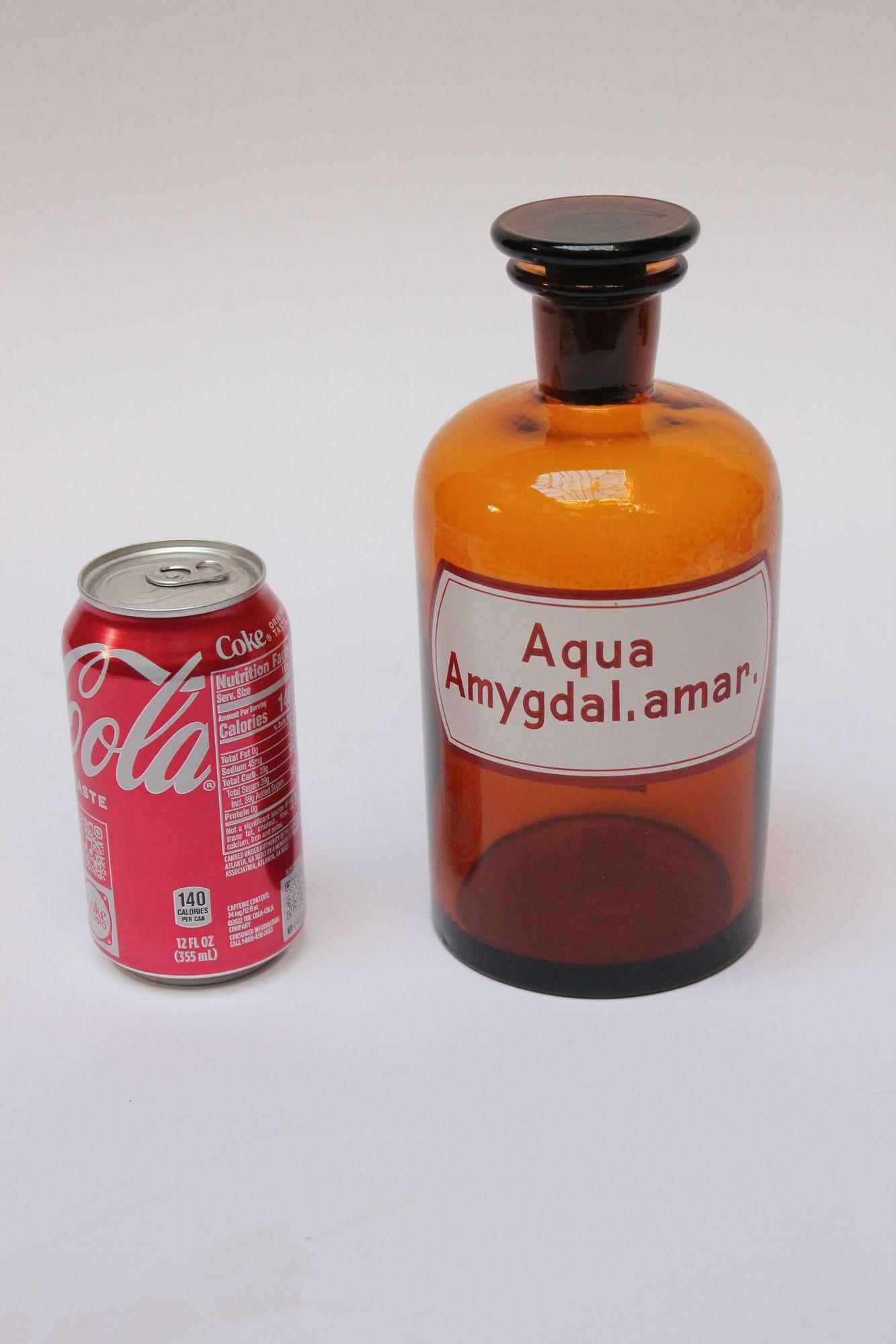 Deutsche Bernsteinglas-Aqua Amygdalae Amarae-Apothekerflasche im Zustand „Gut“ im Angebot in Brooklyn, NY