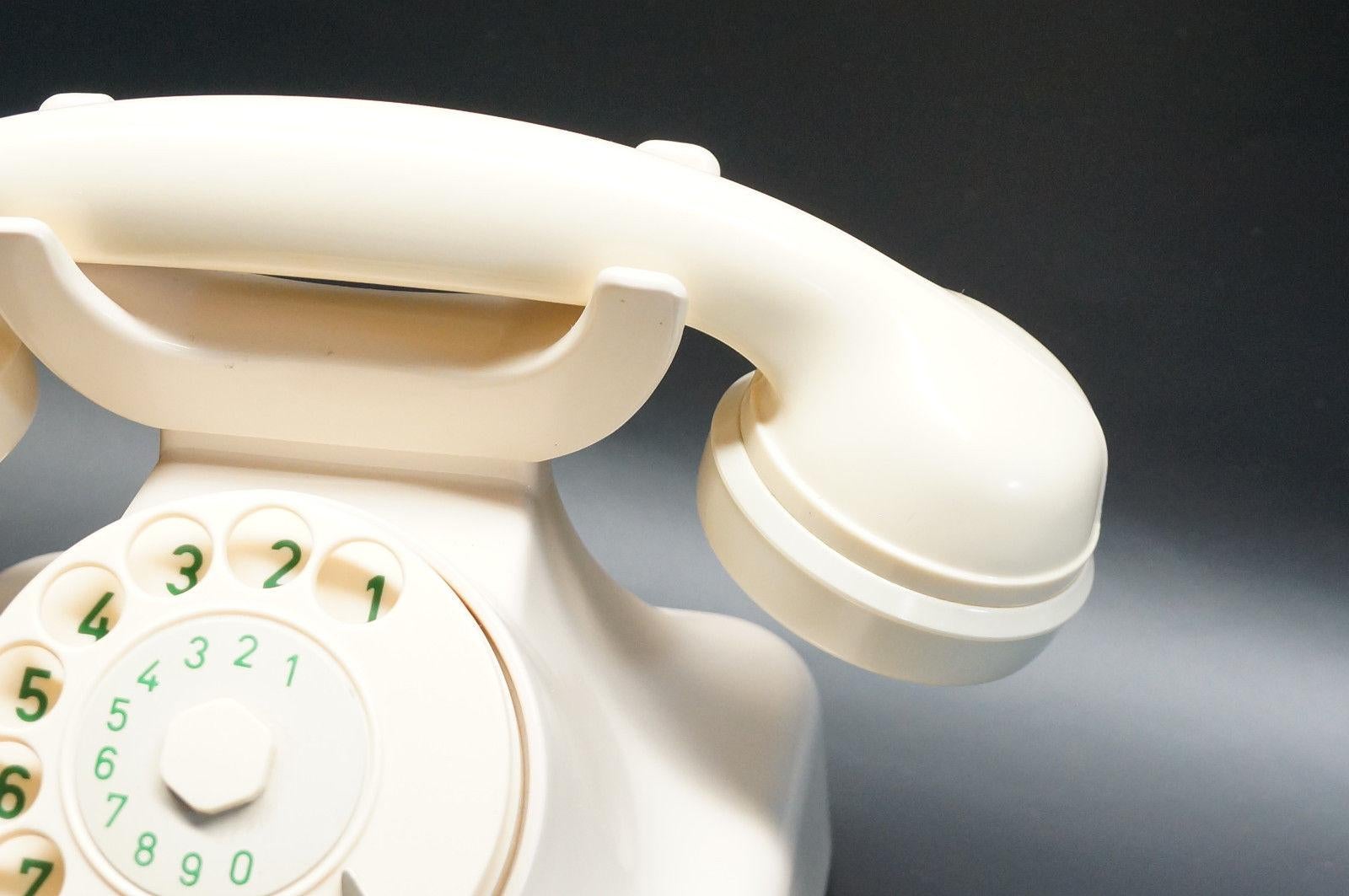 Deutsches Bakelit-Tisch Phone, Vintage (Moderne der Mitte des Jahrhunderts)