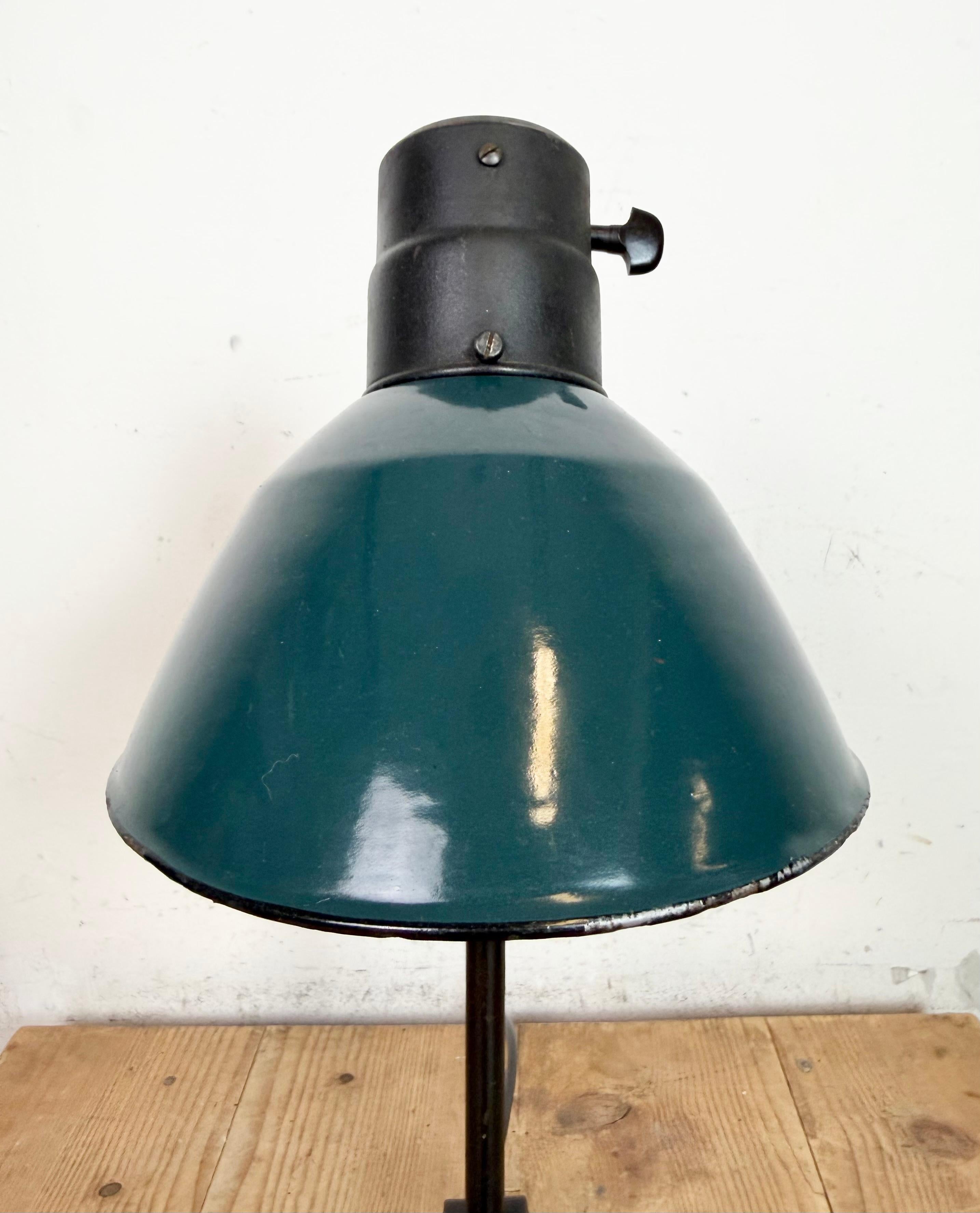 Lampe de table vintage allemande Bauhaus en émail au pétrole de Schaco, années 1930 en vente 4