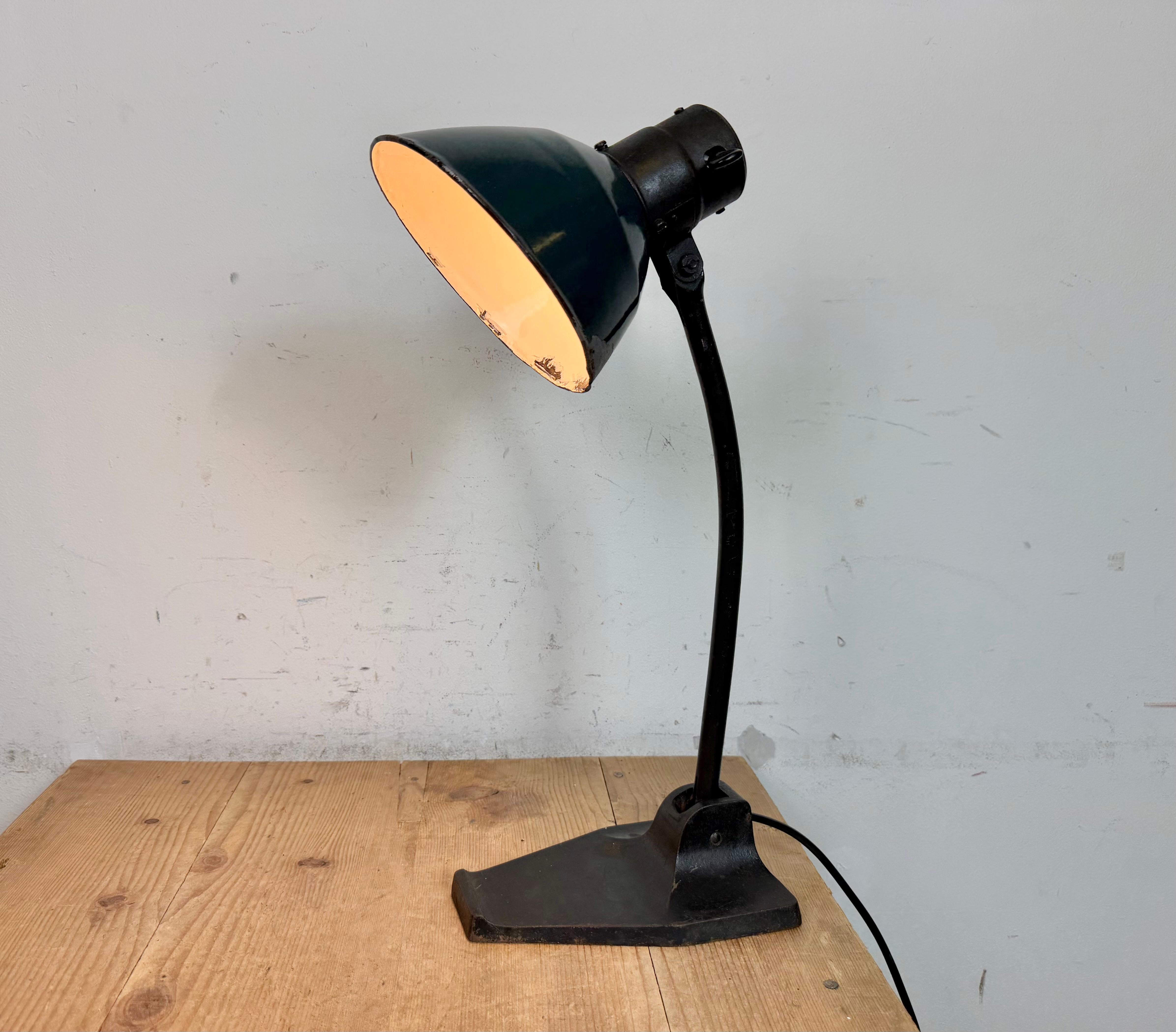 Lampe de table vintage allemande Bauhaus en émail au pétrole de Schaco, années 1930 en vente 10