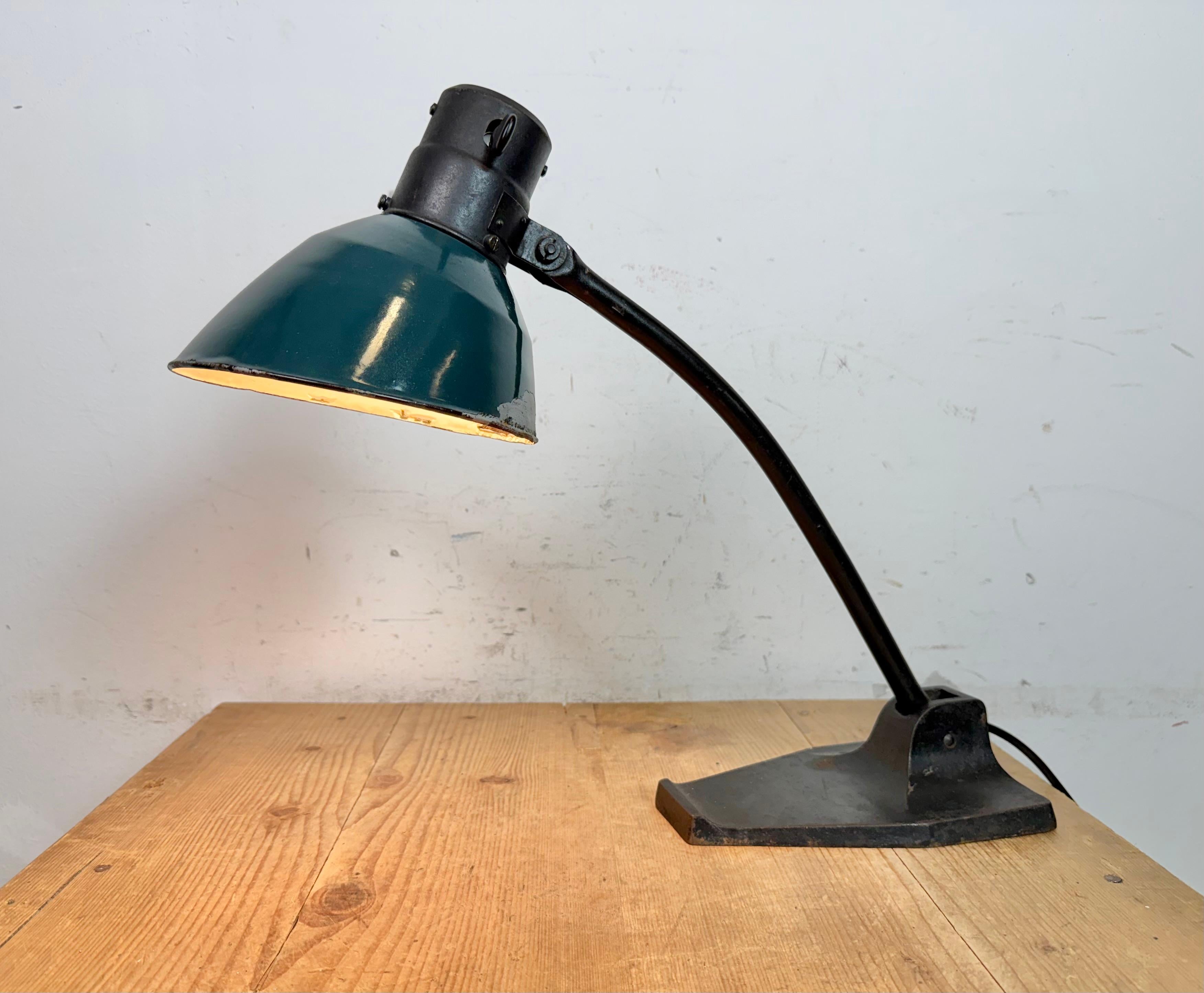 Lampe de table vintage allemande Bauhaus en émail au pétrole de Schaco, années 1930 en vente 11