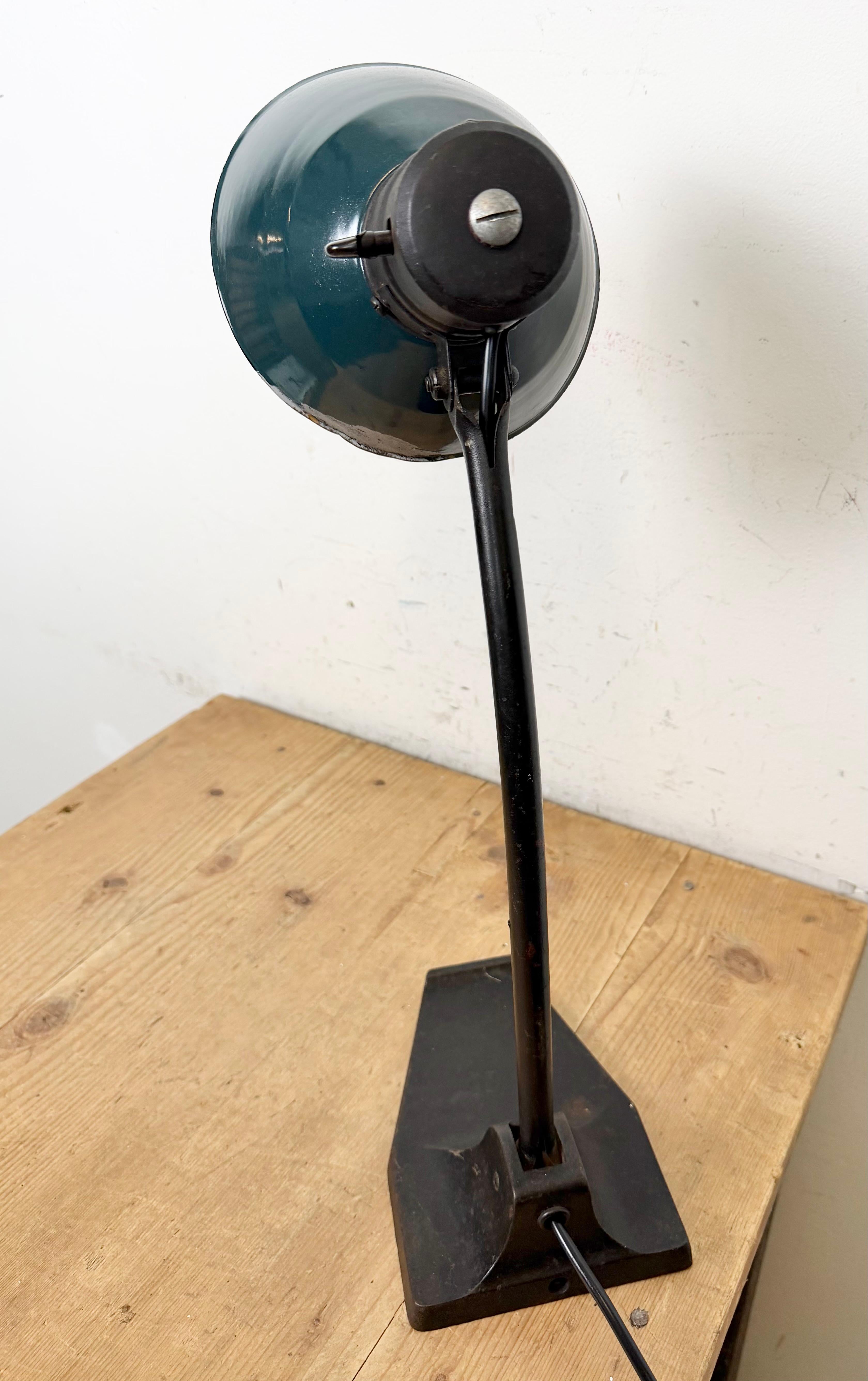 Lampe de table vintage allemande Bauhaus en émail au pétrole de Schaco, années 1930 Bon état - En vente à Kojetice, CZ