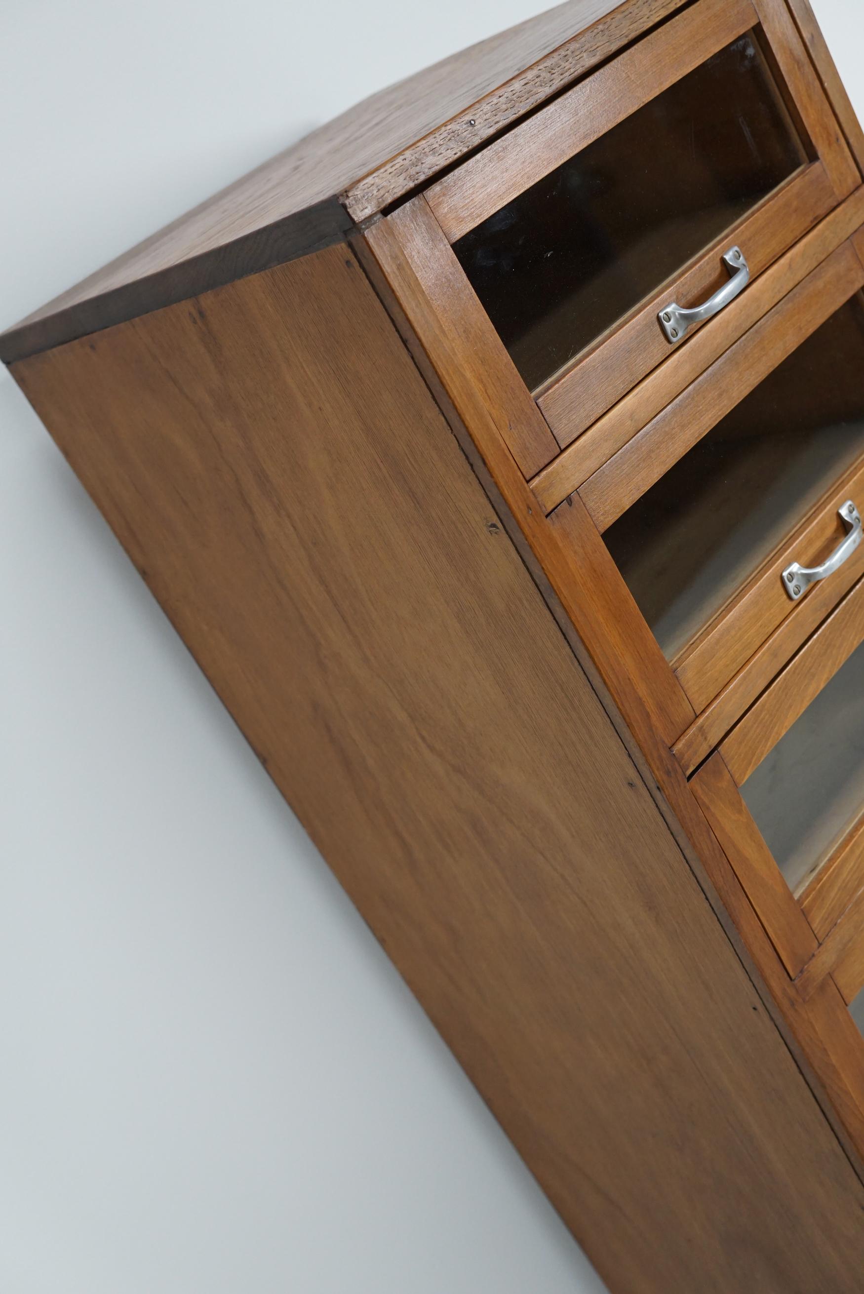 Vitrine / Meuble de mercerie vintage allemand en Beeche / Oak, années 1950 en vente 8