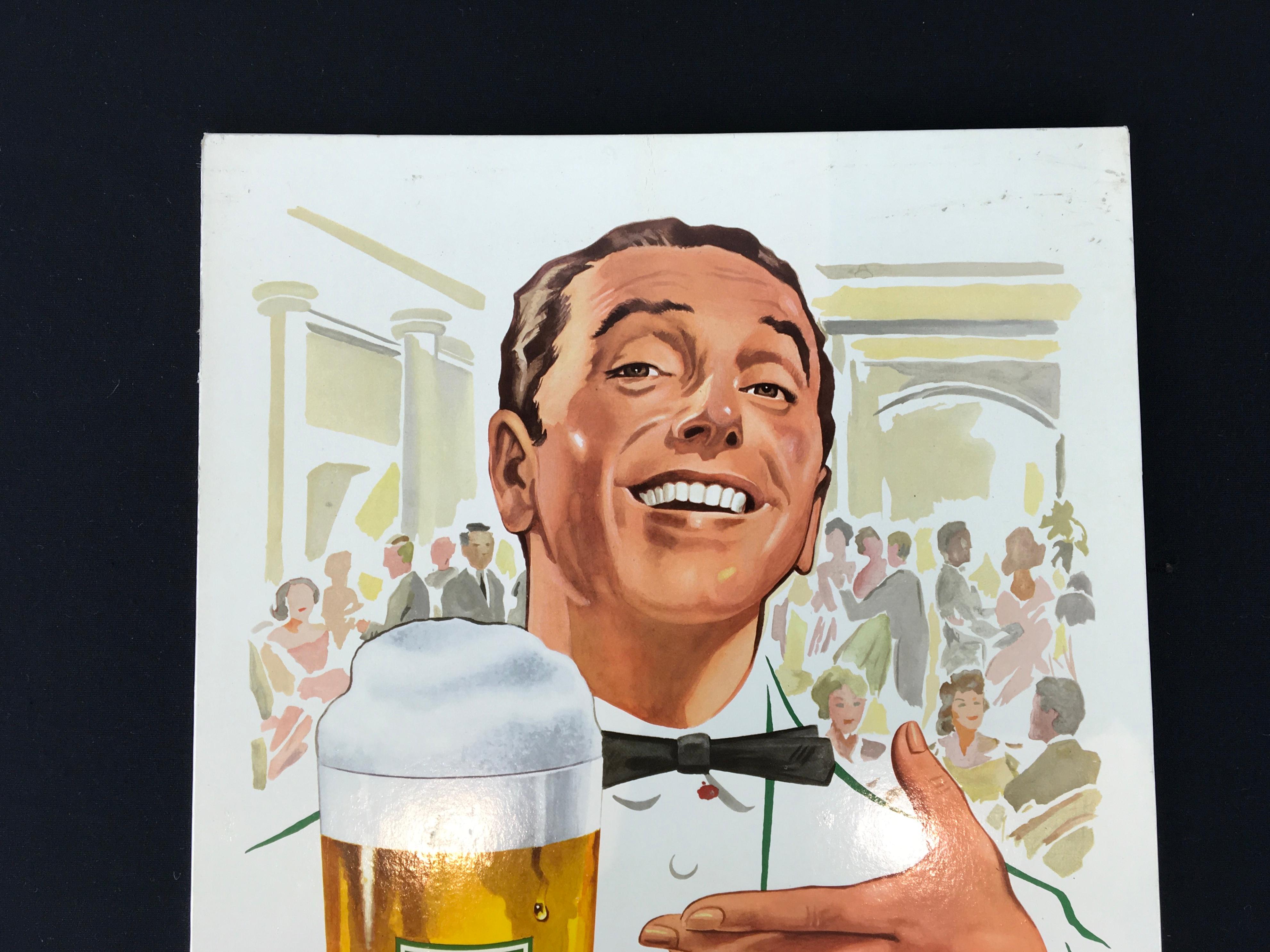 20ième siècle Panneau de bière allemand vintage avec serveur  en vente