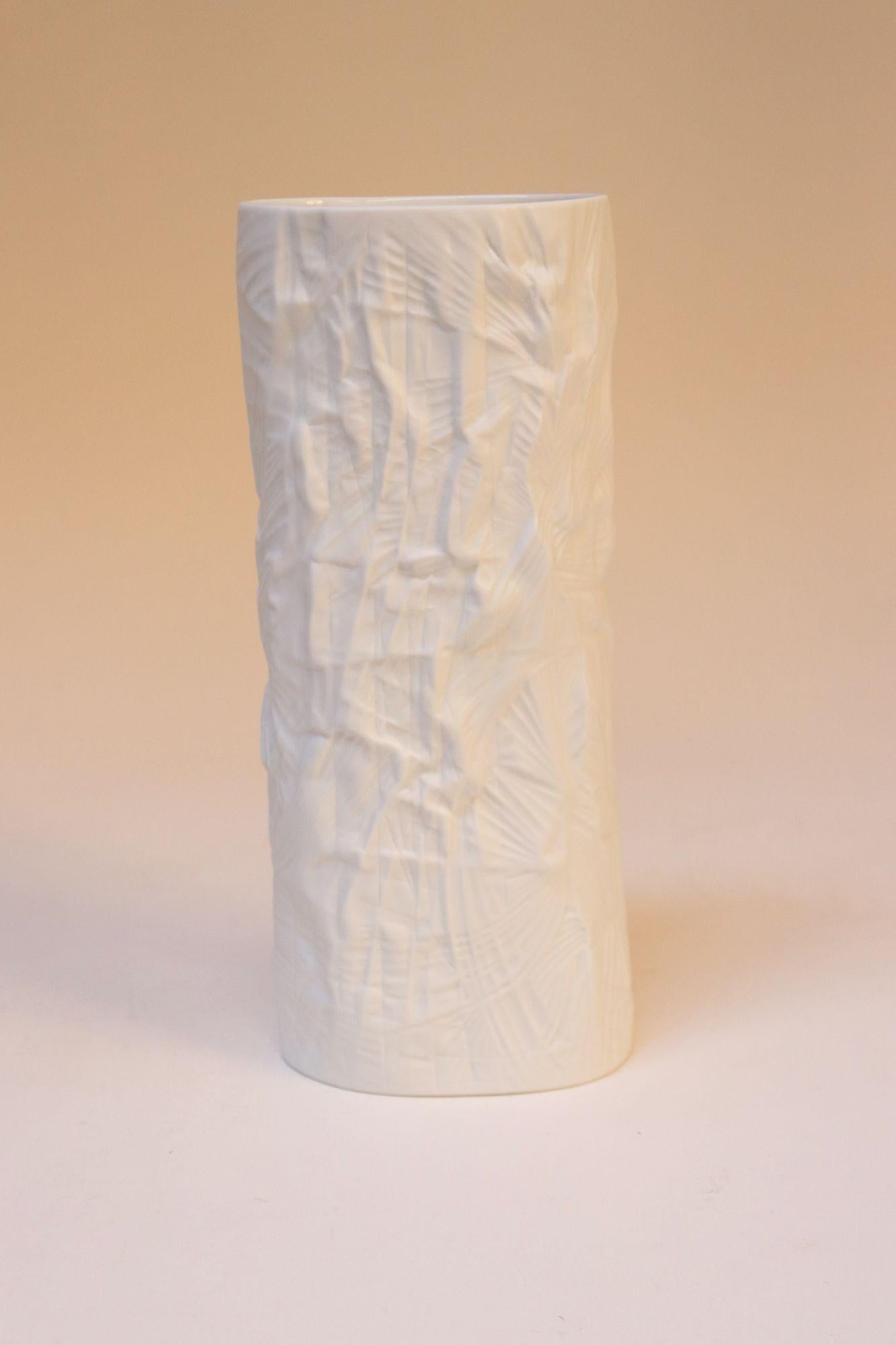 Vaso alto di metà secolo in porcellana di bisquit Op Art 