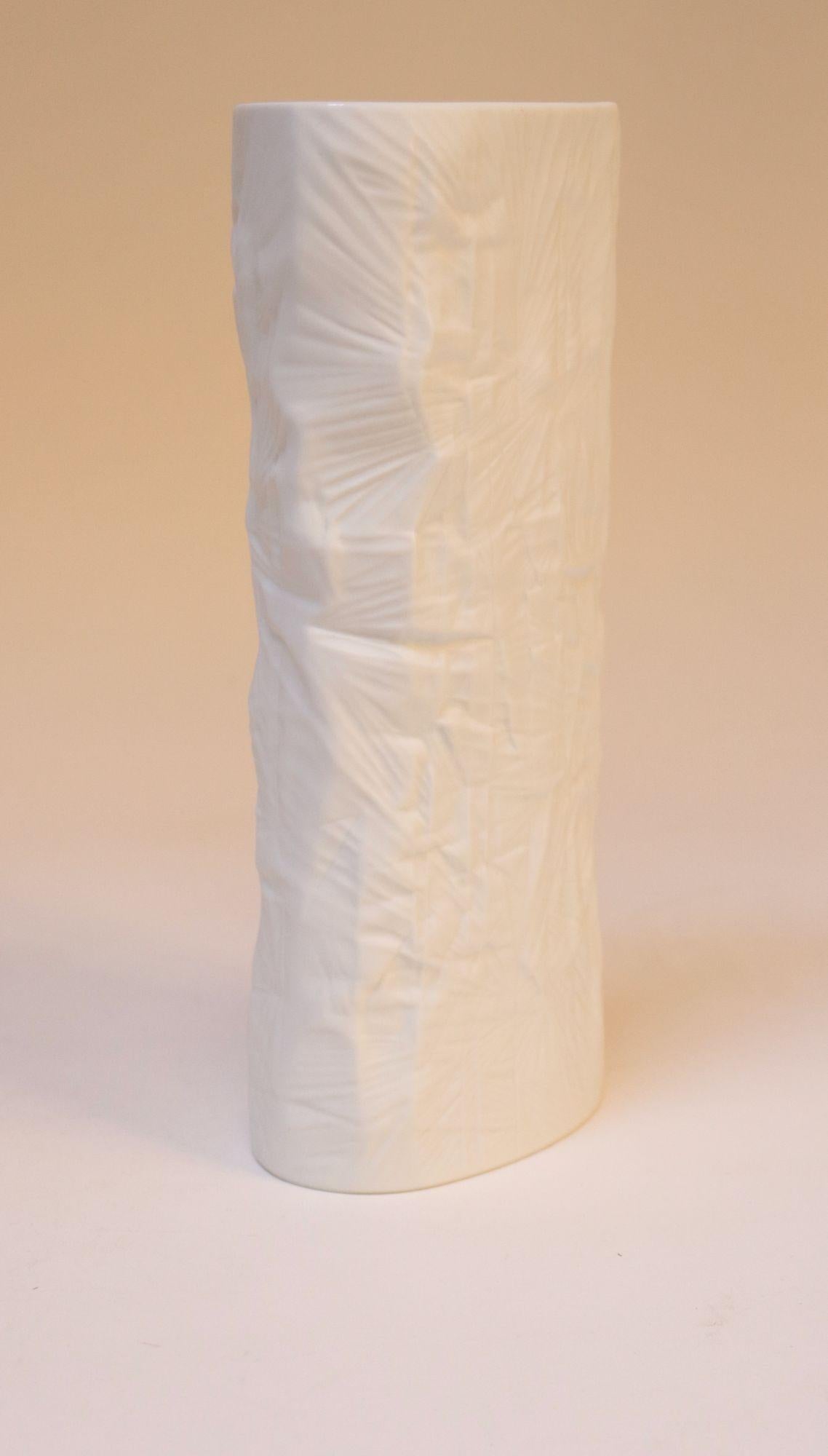 Mid-Century moderno Vaso d'epoca in porcellana di bisquit tedesca 'Structura' di Martin Freyer per Rosenthal in vendita