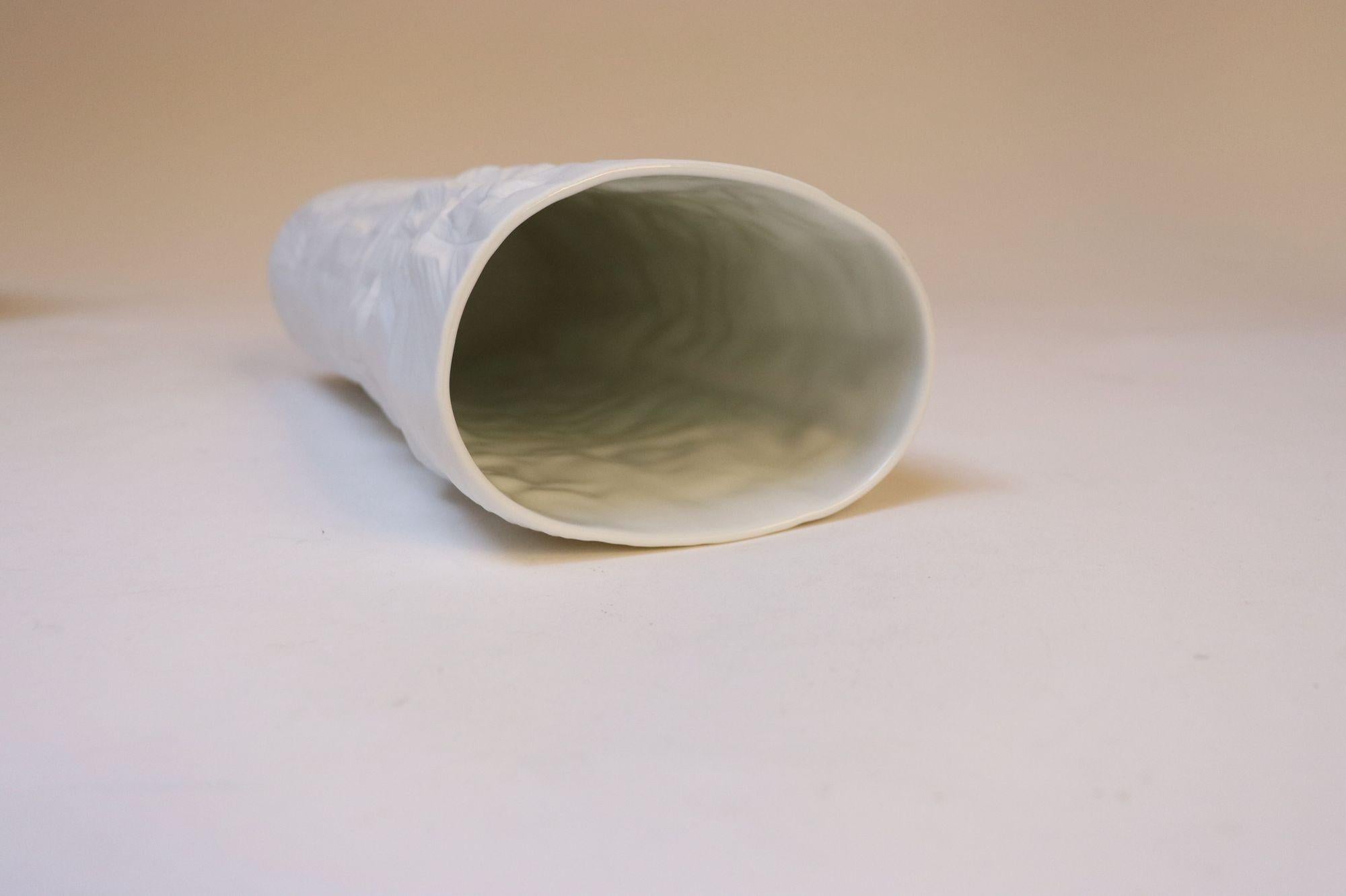 Tedesco Vaso d'epoca in porcellana di bisquit tedesca 'Structura' di Martin Freyer per Rosenthal in vendita