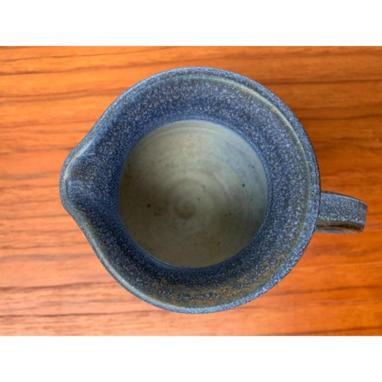 Vieille cruche allemande en céramique bleue, 1970 en vente 6