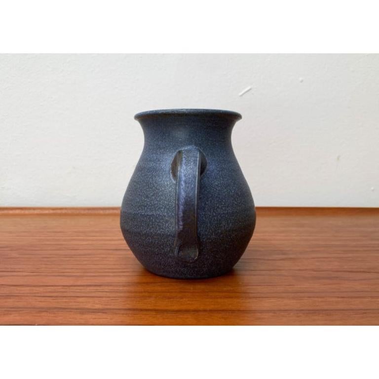 Vieille cruche allemande en céramique bleue, 1970 en vente 2