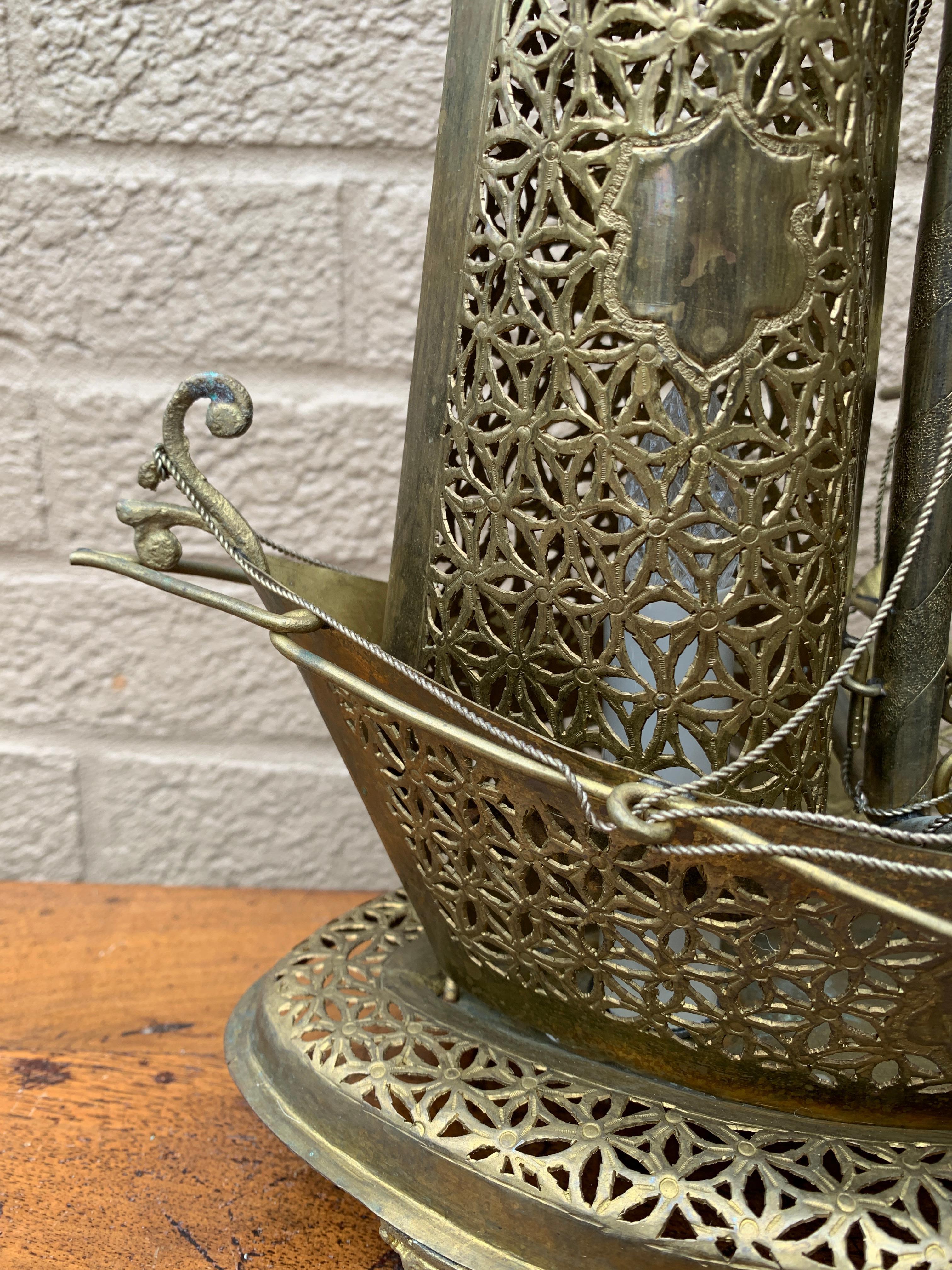 Lámpara de noche de velero de latón alemán vintage en venta 3