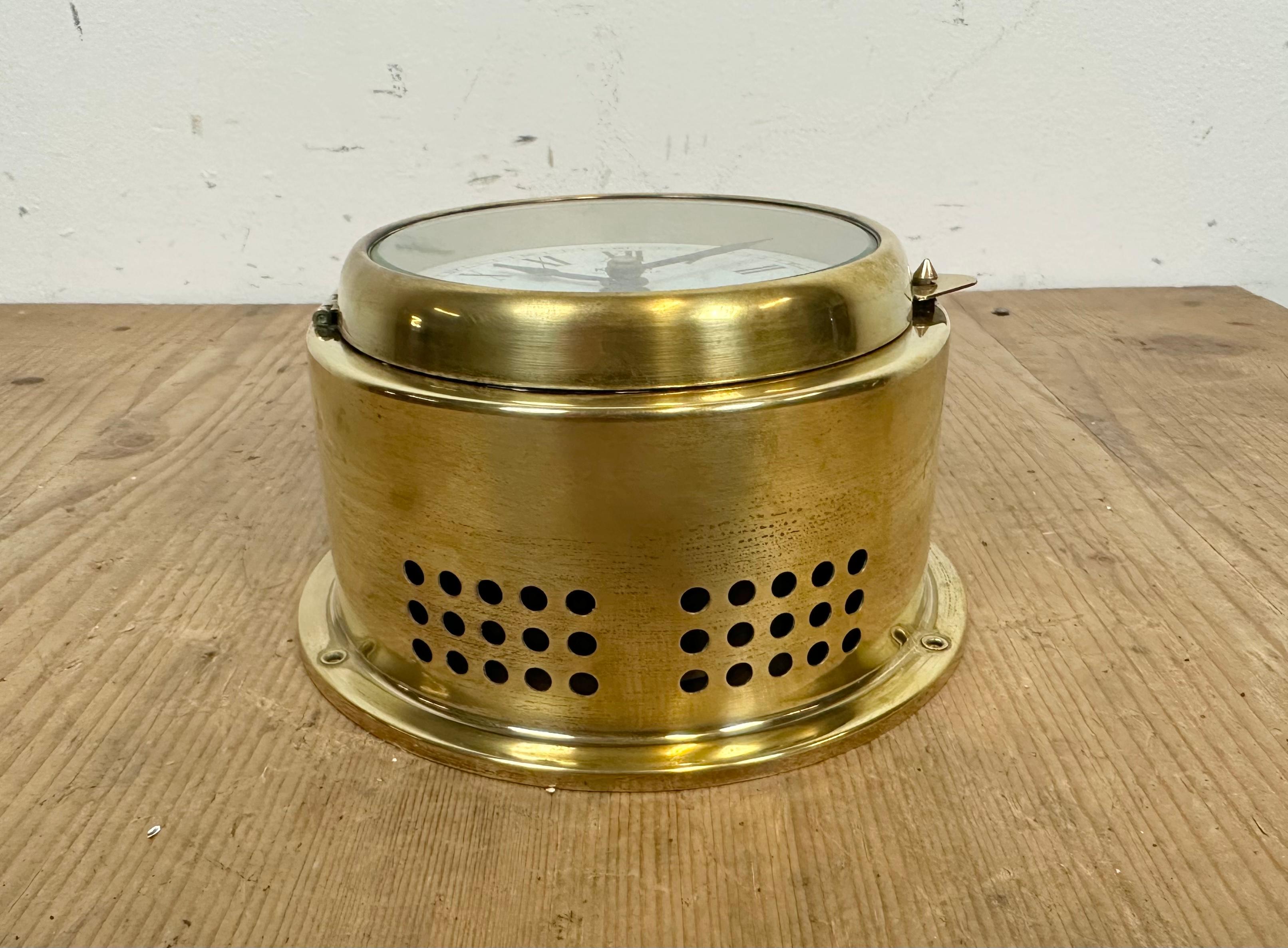 Allemand Horloge de bateau allemande Kundo, années 1970 en vente