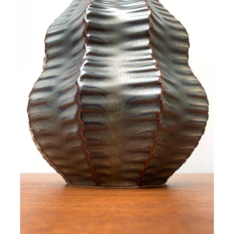 Jarrón de cerámica Brutalista Alemán Vintage de Heinrich Fuchs para Luisenburg en venta 6