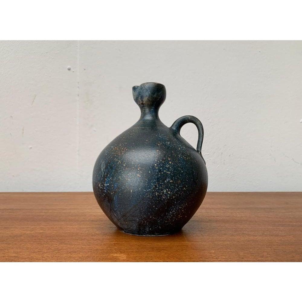 Deutsche Brutalistische Studio Pottery Karaffenvase von Gerhard Liebenthron, 1980 im Zustand „Gut“ im Angebot in Hamburg, DE