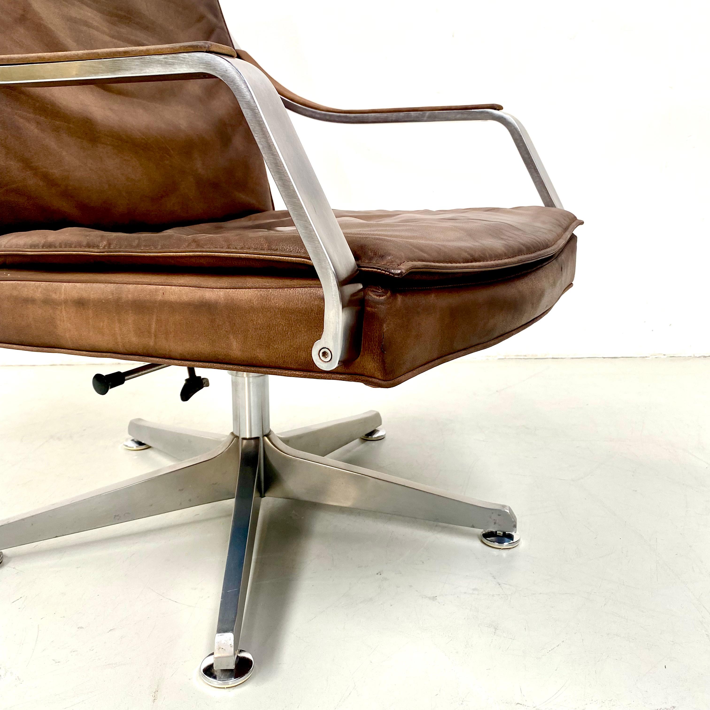 20th Century Vintage German Cantilever Conference Chairs by  R. Glatzel for Knoll, 1980s.