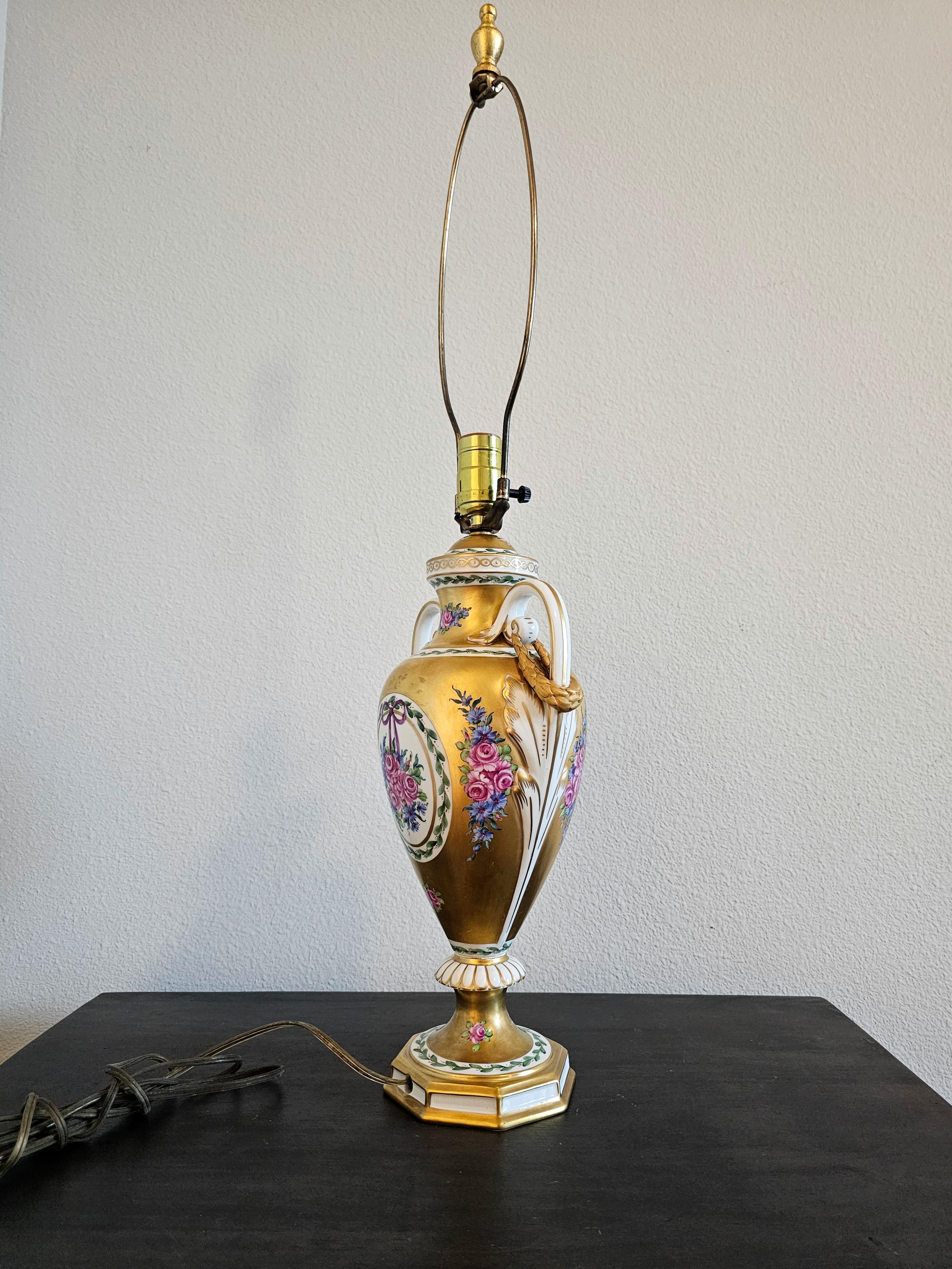 Lampada da tavolo in porcellana di Dresden Porcelain Amphora Vasiform d'epoca Carl Thieme in vendita 10