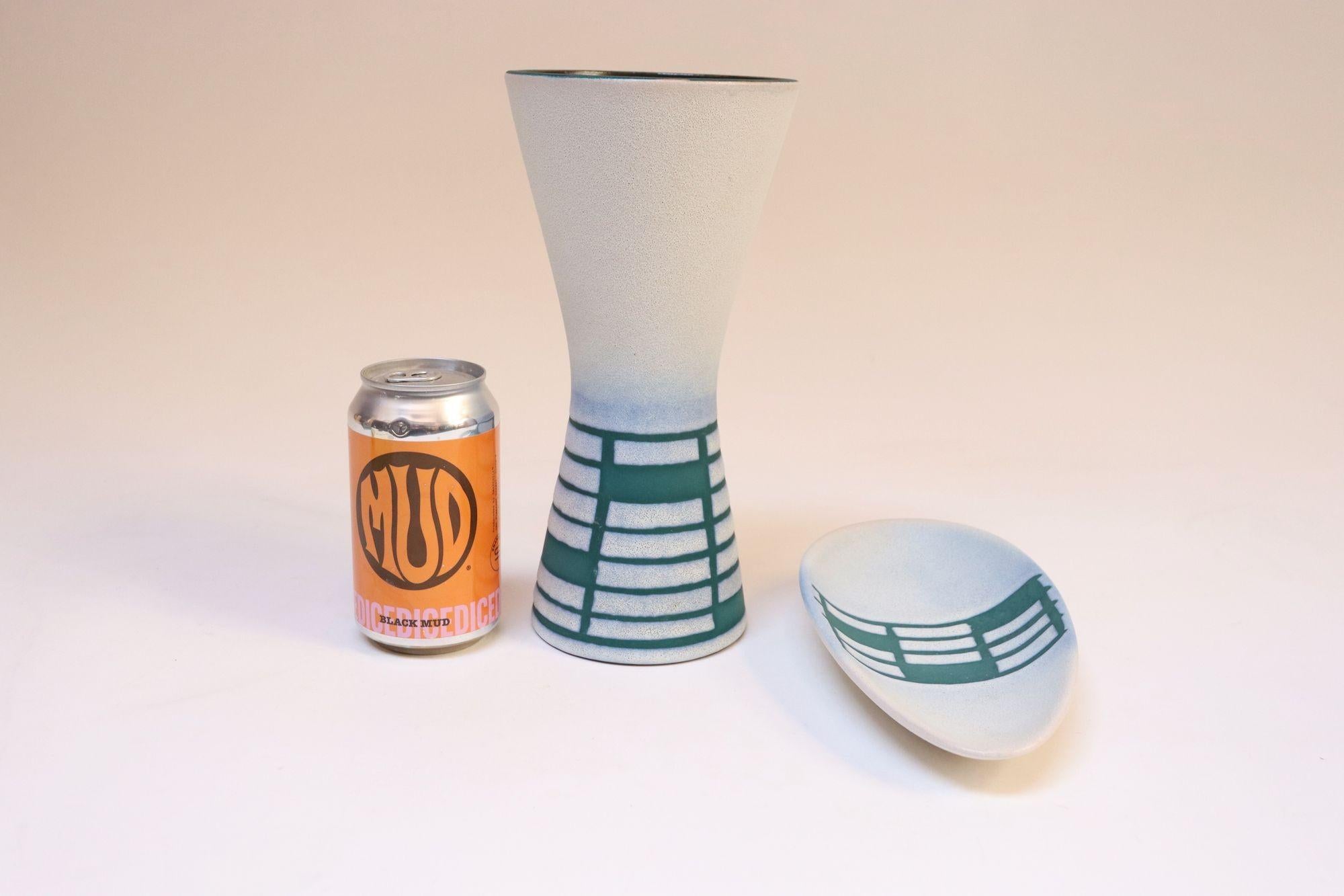 Deutsche Diabolo-Vase und Schale aus Keramik in Teal und Weiß von Steuler, Vintage (Ende des 20. Jahrhunderts) im Angebot
