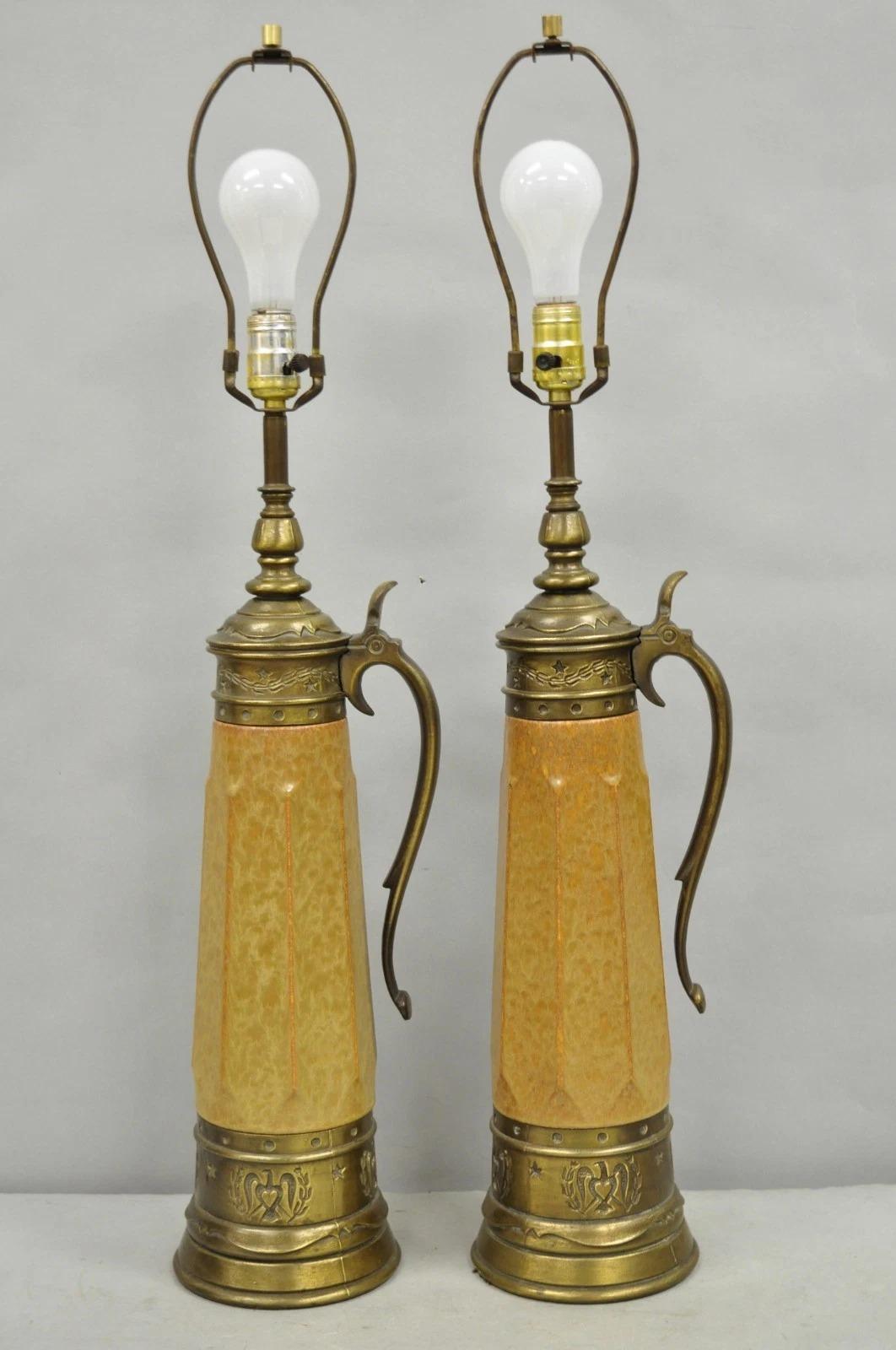 Paire de lampes de table vintage en céramique allemande, style renaissance, à l'effigie d'un Stein de bière en vente 5