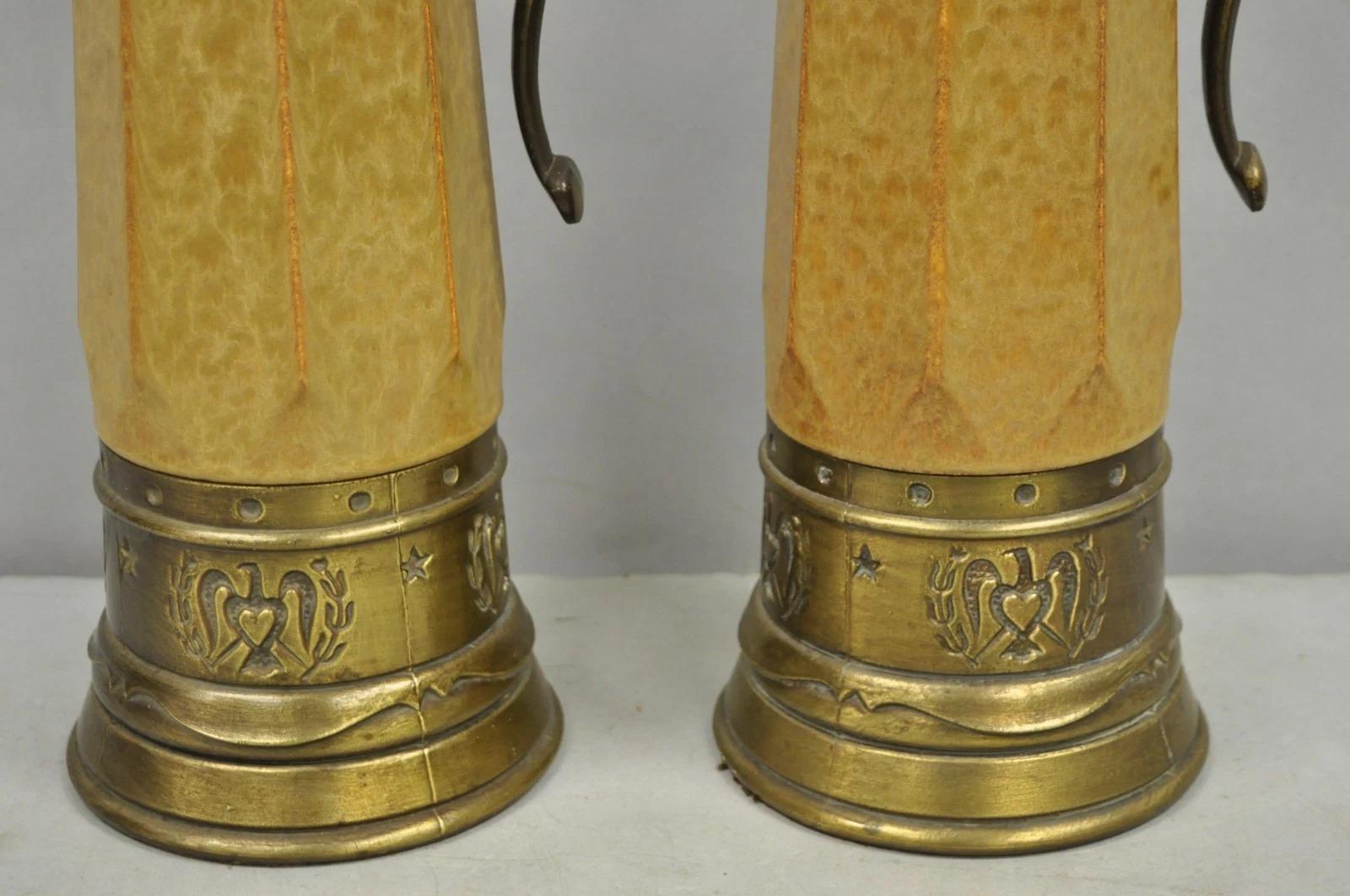Paire de lampes de table vintage en céramique allemande, style renaissance, à l'effigie d'un Stein de bière en vente 2