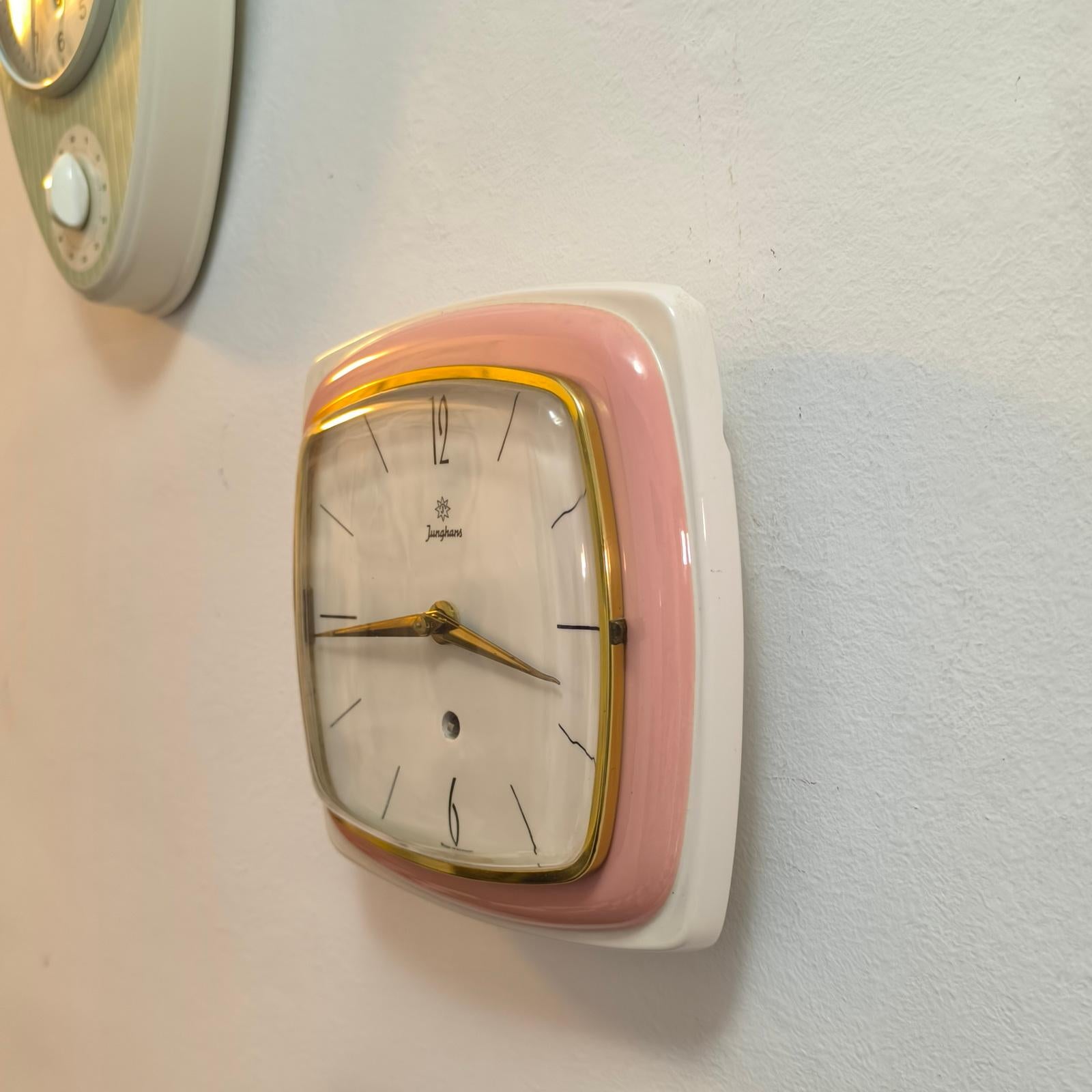 Tedesco Orologio da parete tedesco d'epoca in ceramica Junghans, raro in vendita
