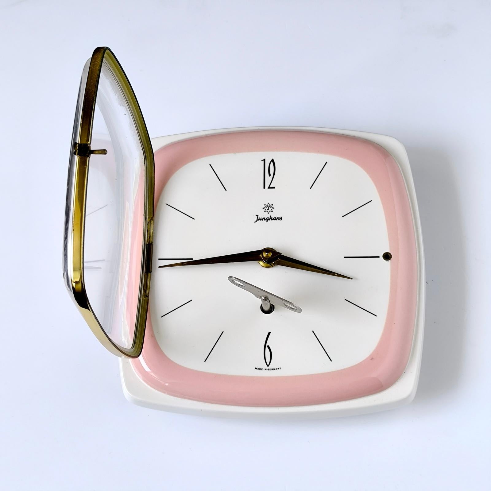 Metà XX secolo Orologio da parete tedesco d'epoca in ceramica Junghans, raro in vendita