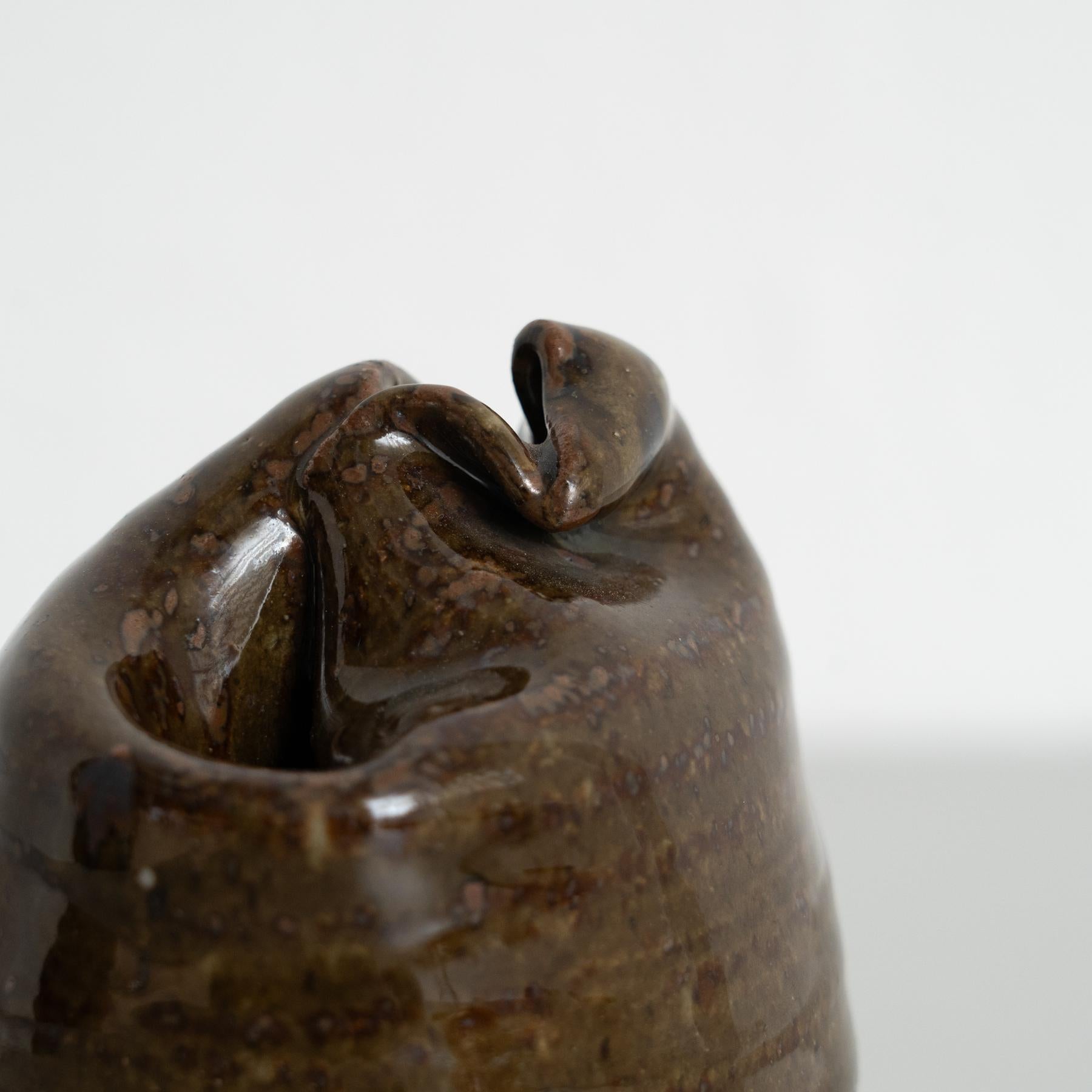 Vaso in ceramica tedesca d'epoca, firmato e datato 1974 in vendita 2