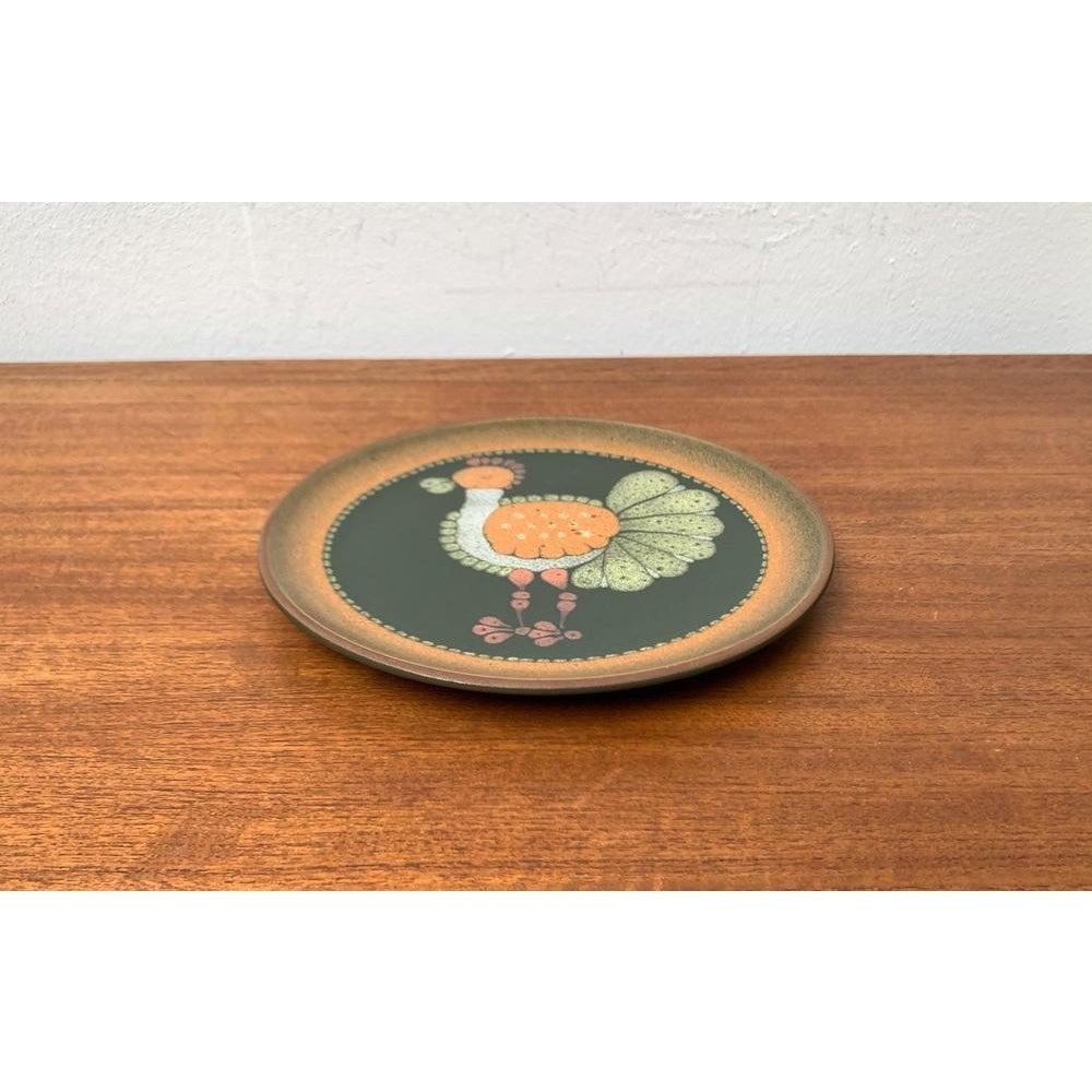 Alter deutscher Keramik-Wandteller mit Vogelmotiv, 1970er Jahre im Zustand „Hervorragend“ im Angebot in Hamburg, DE
